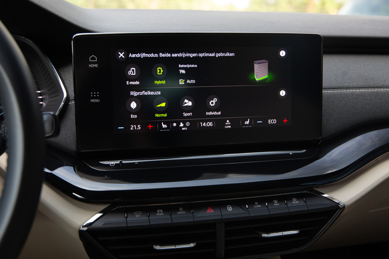 Skoda Octavia Combi 1.4 TSI iV PHEV Style , Memory, Carplay, Sto — photo 21