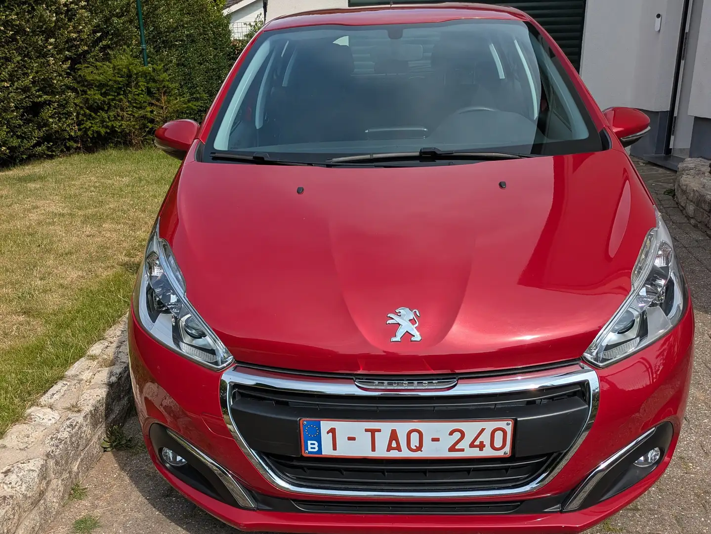 Peugeot 208 208 1.2 PureTech Allure S Rouge - 2
