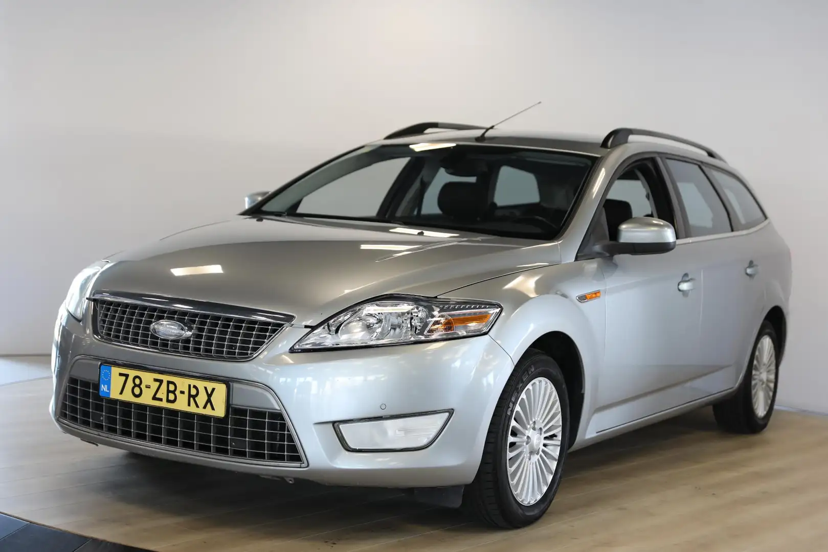 Ford Mondeo Wagon 1.6-16V Titanium | Cruise | Navi | Nieuwe AP Grau - 1