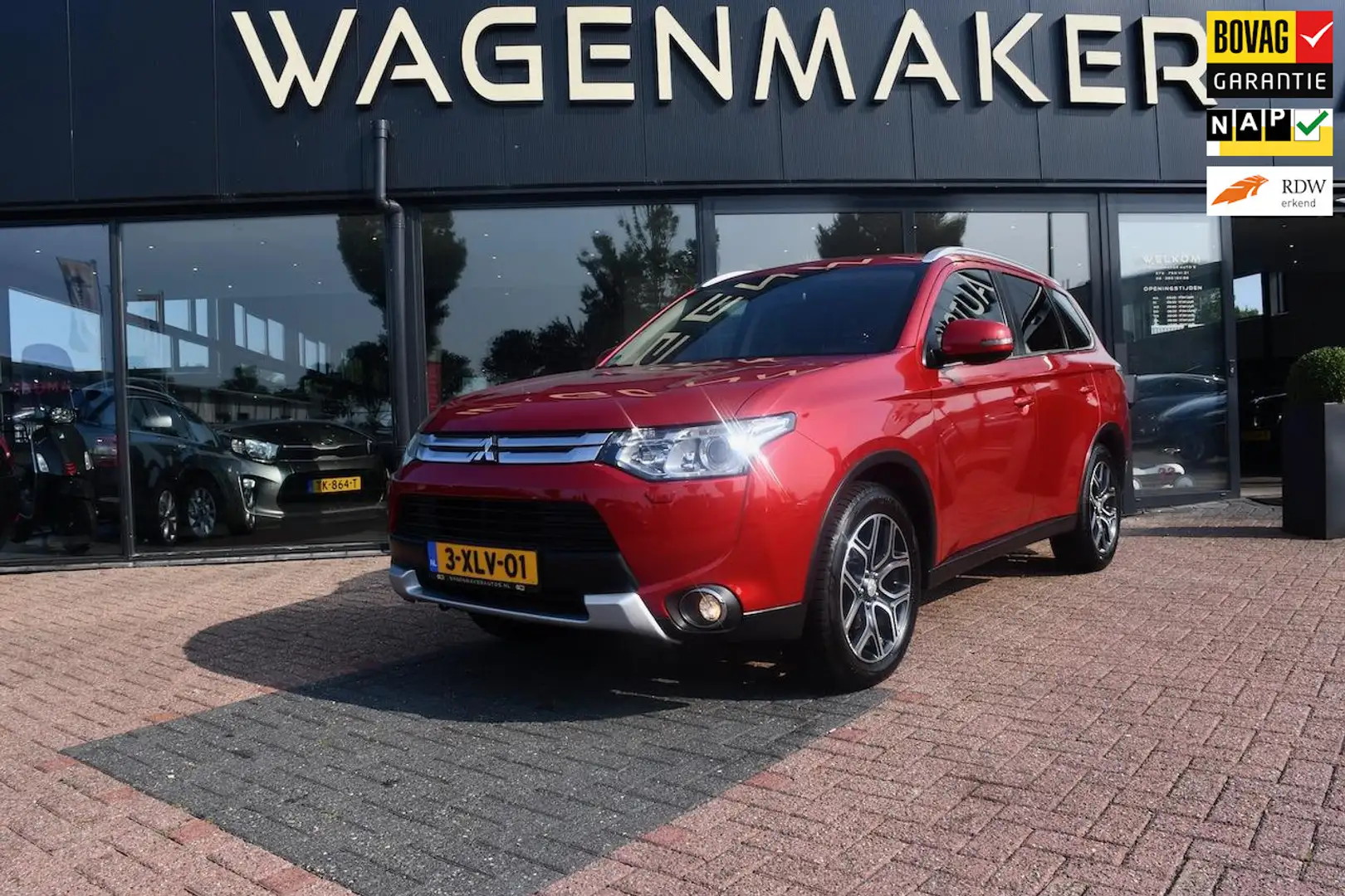 Mitsubishi Outlander 2.0 Instyle 4WD 7p|CRUISE|NAVI|DealerOH Rouge - 1