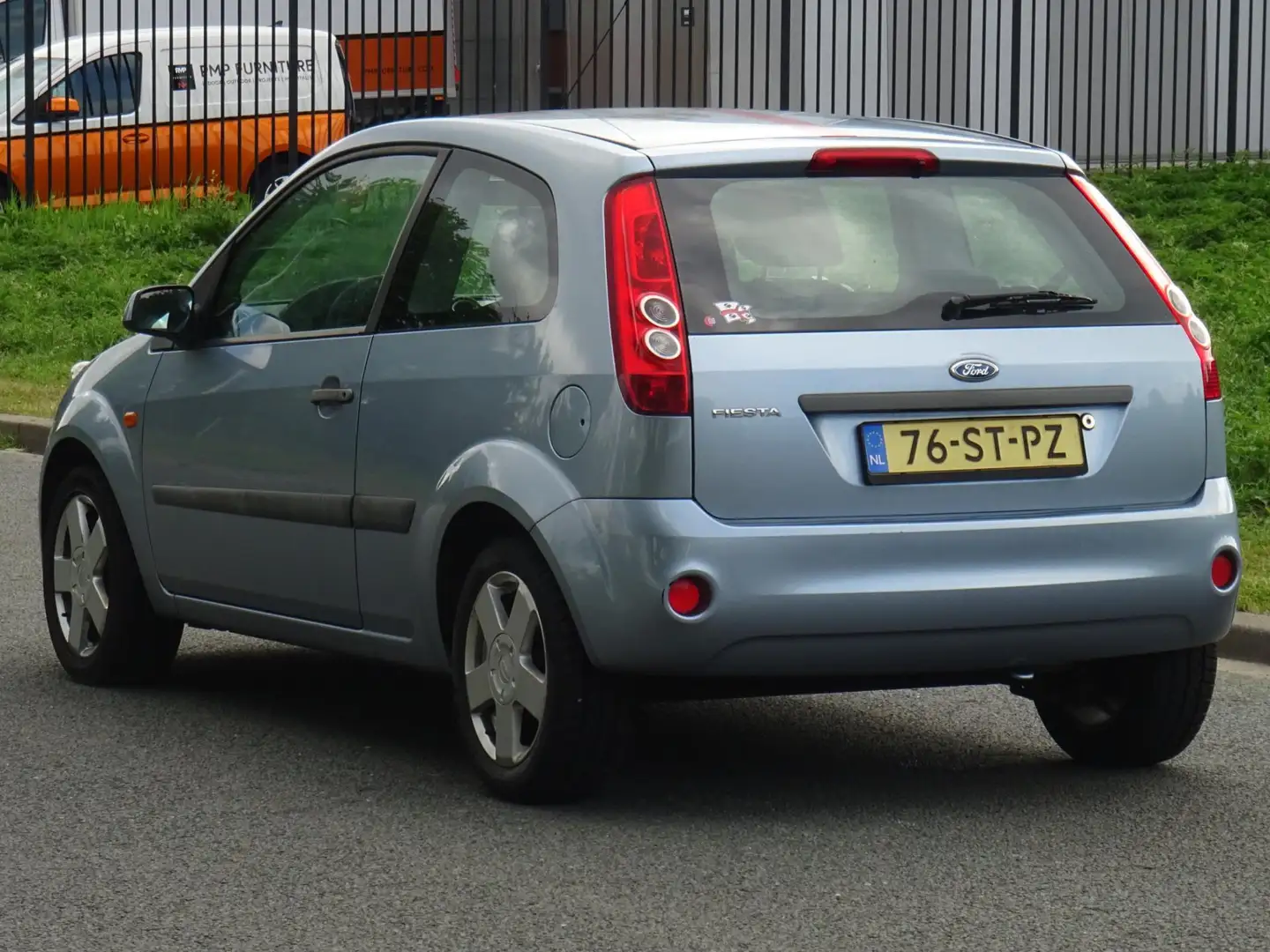 Ford Fiesta 1.3-8V Futura BJ2006 NAP/AIRCO/ELEKRAM/APK 2026 Bleu - 2