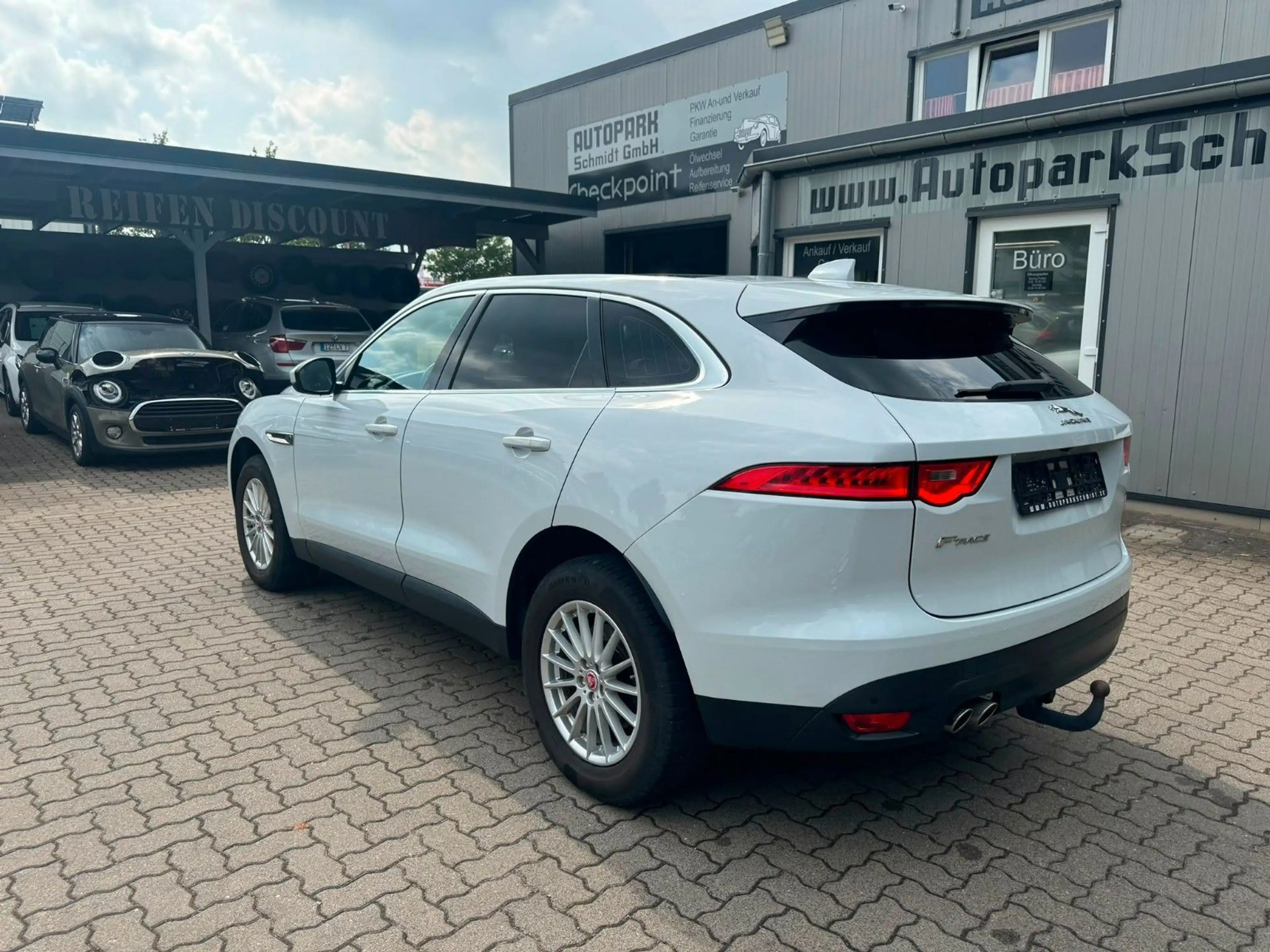 Jaguar F-Pace F-PACE AUTOM°PANO°LED°KAMERA°ACC°HEAD-UP°AHK! — photo 7