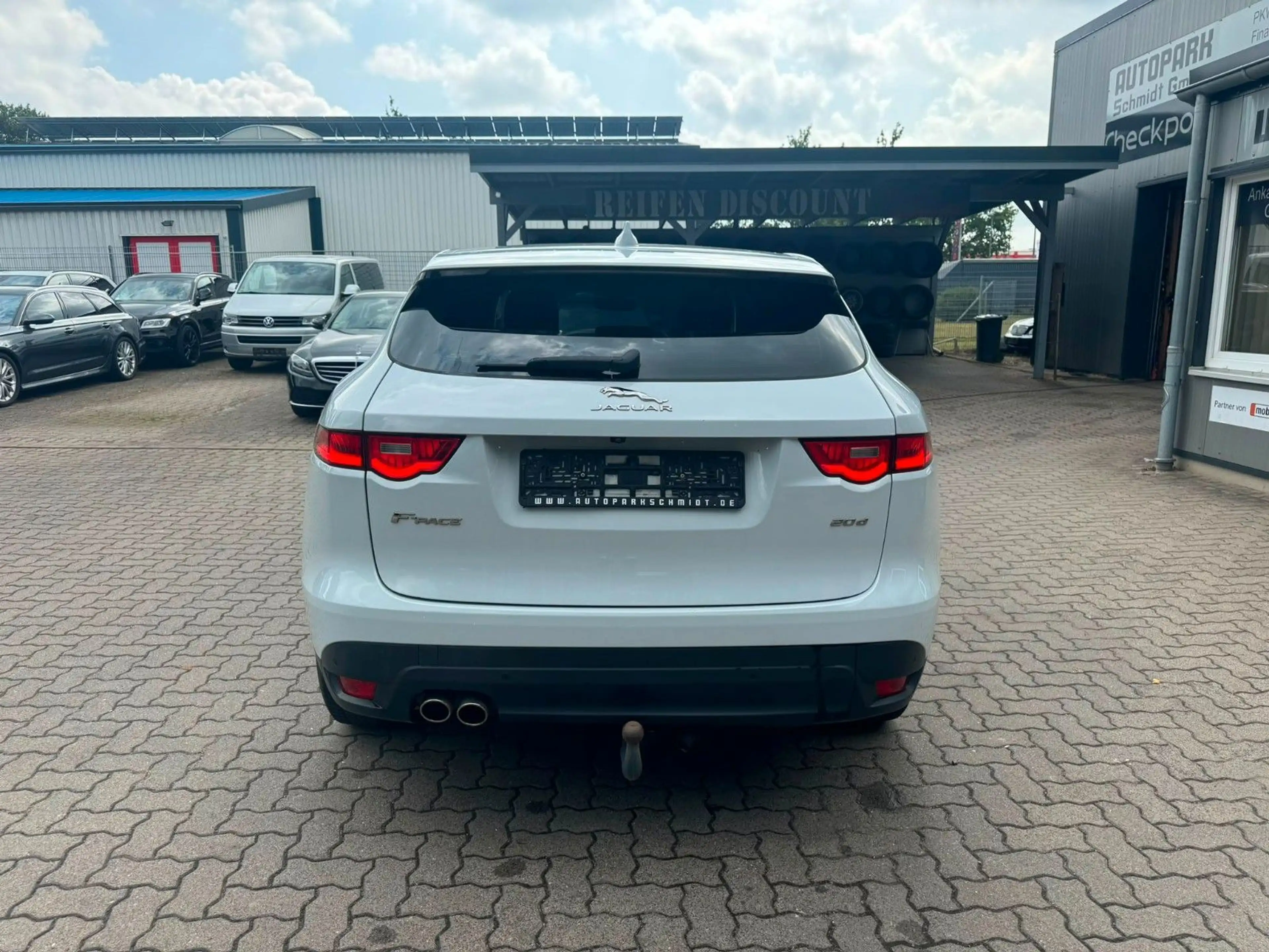Jaguar F-Pace F-PACE AUTOM°PANO°LED°KAMERA°ACC°HEAD-UP°AHK! — photo 6