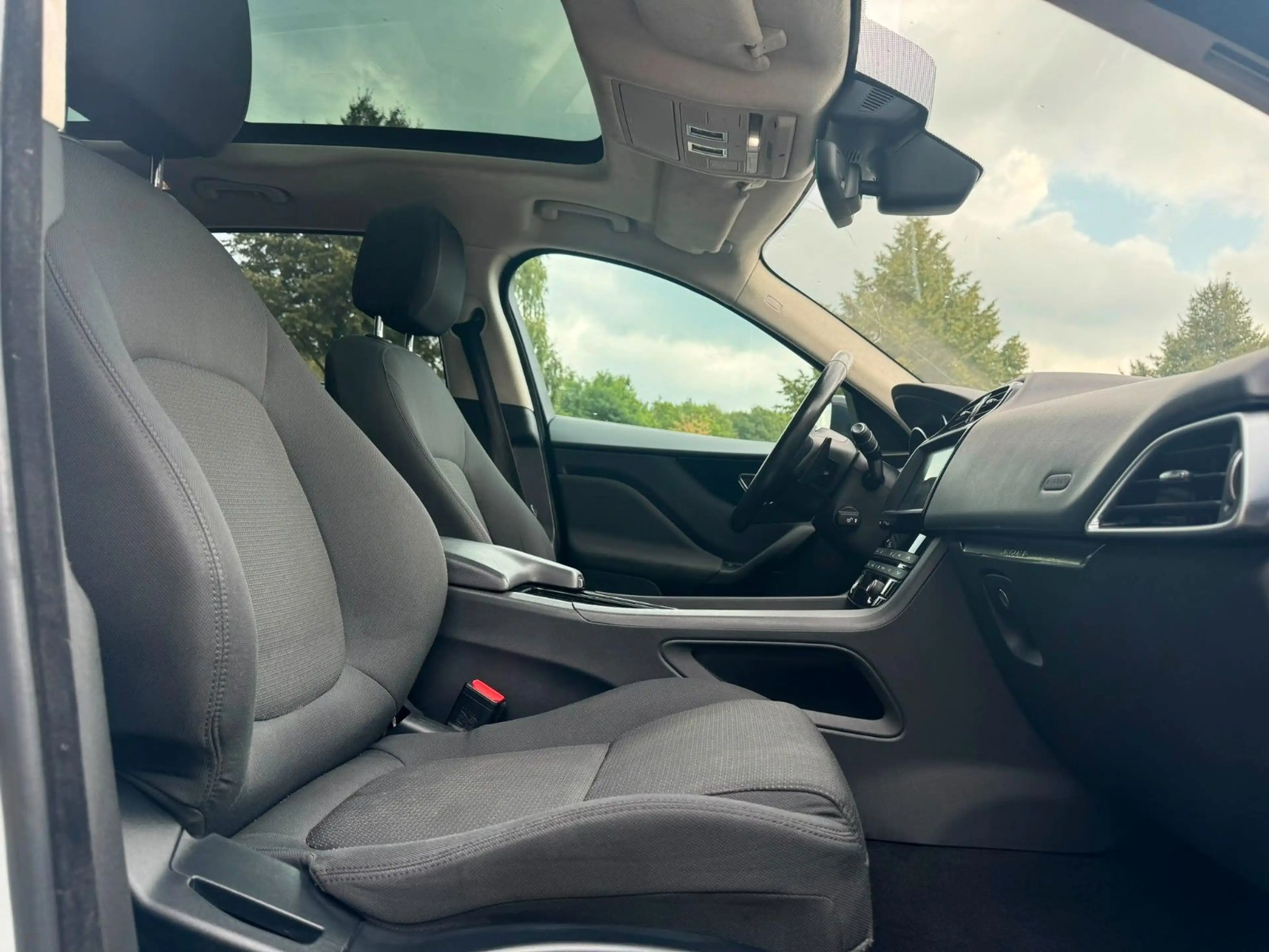 Jaguar F-Pace F-PACE AUTOM°PANO°LED°KAMERA°ACC°HEAD-UP°AHK! — photo 10