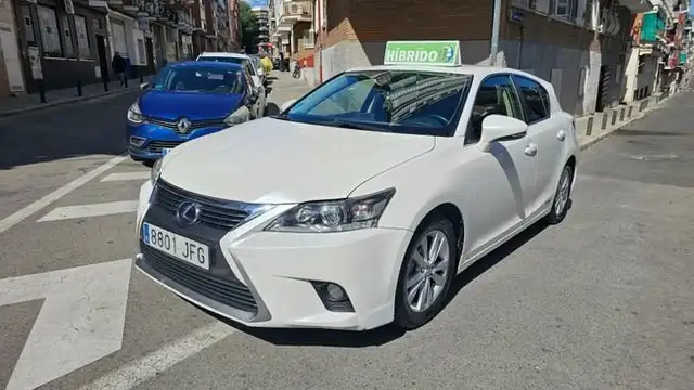 Lexus CT 200h