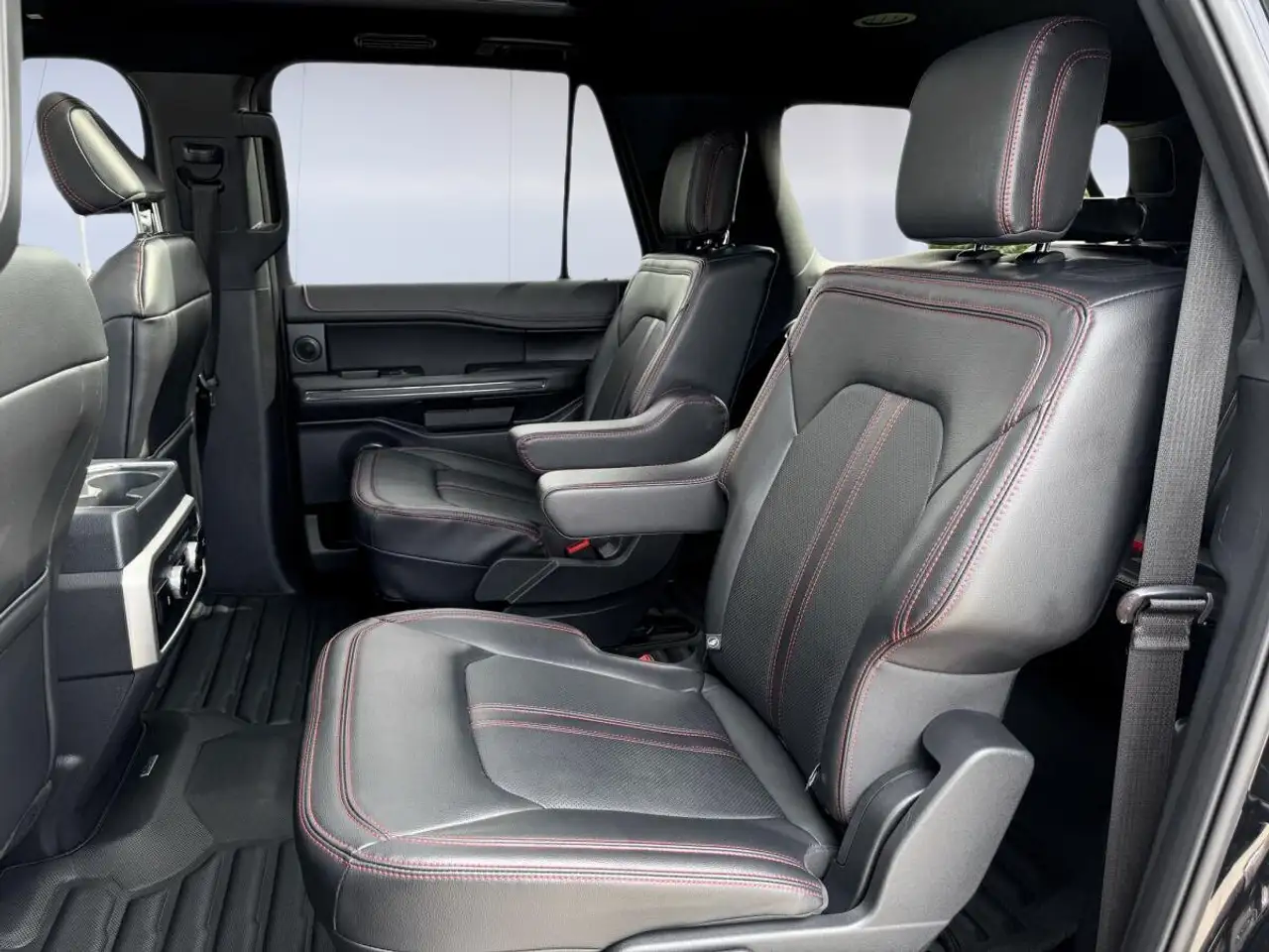 Ford Expedition снимка Ford Expedition