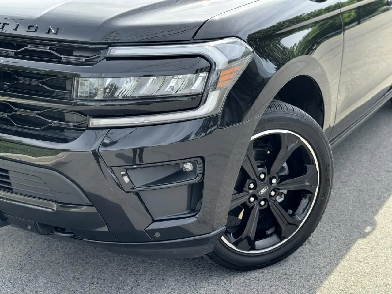 Ford Expedition снимка Ford Expedition