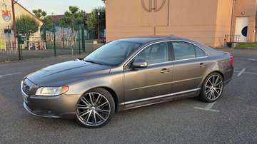 S80 2.5T - 200 Momentum Geartronic A