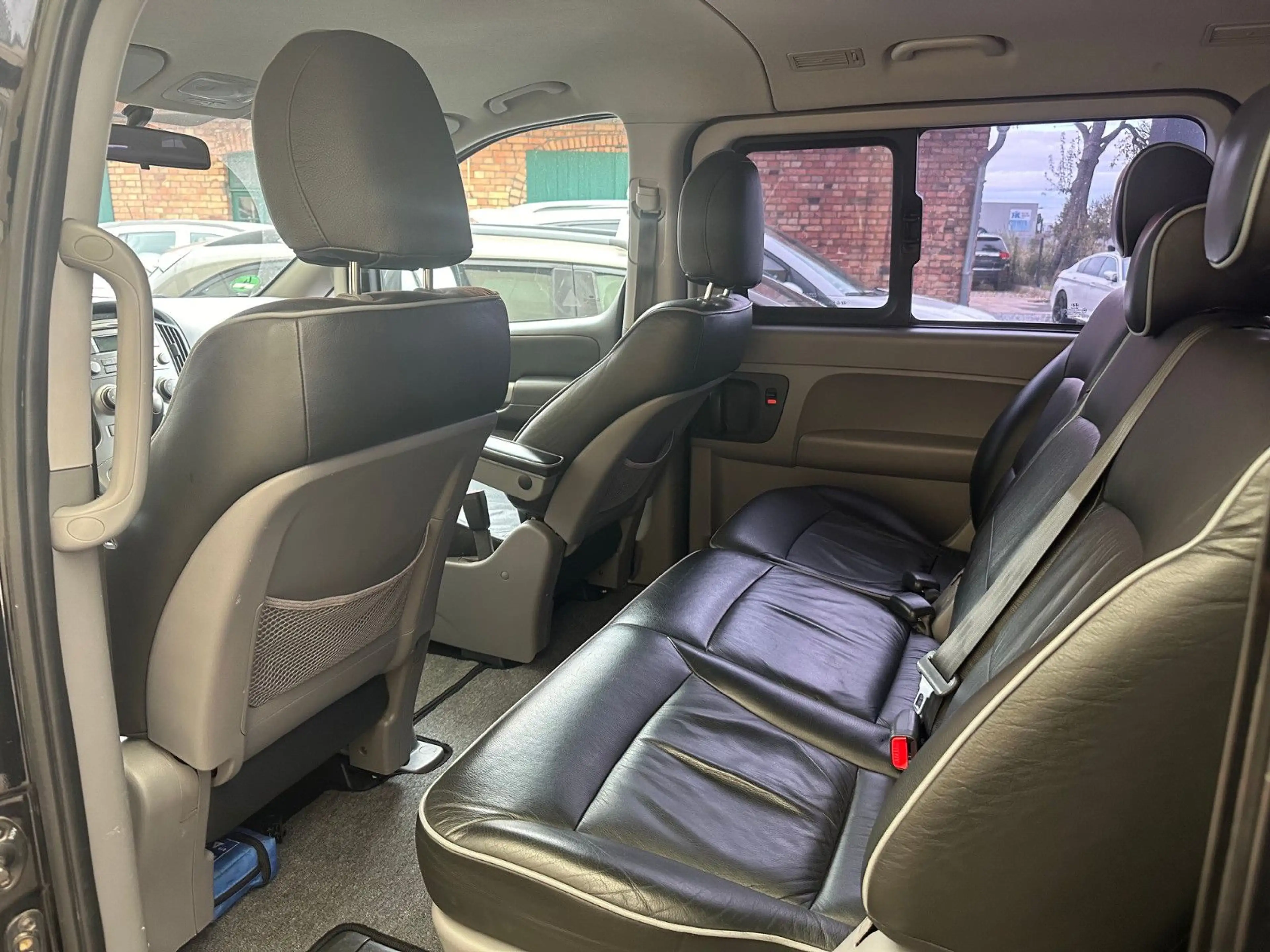 Hyundai H-1 H1 2.5 CRDi Travel Comfort+Leder+8 Sitze+AHK+ — photo 7