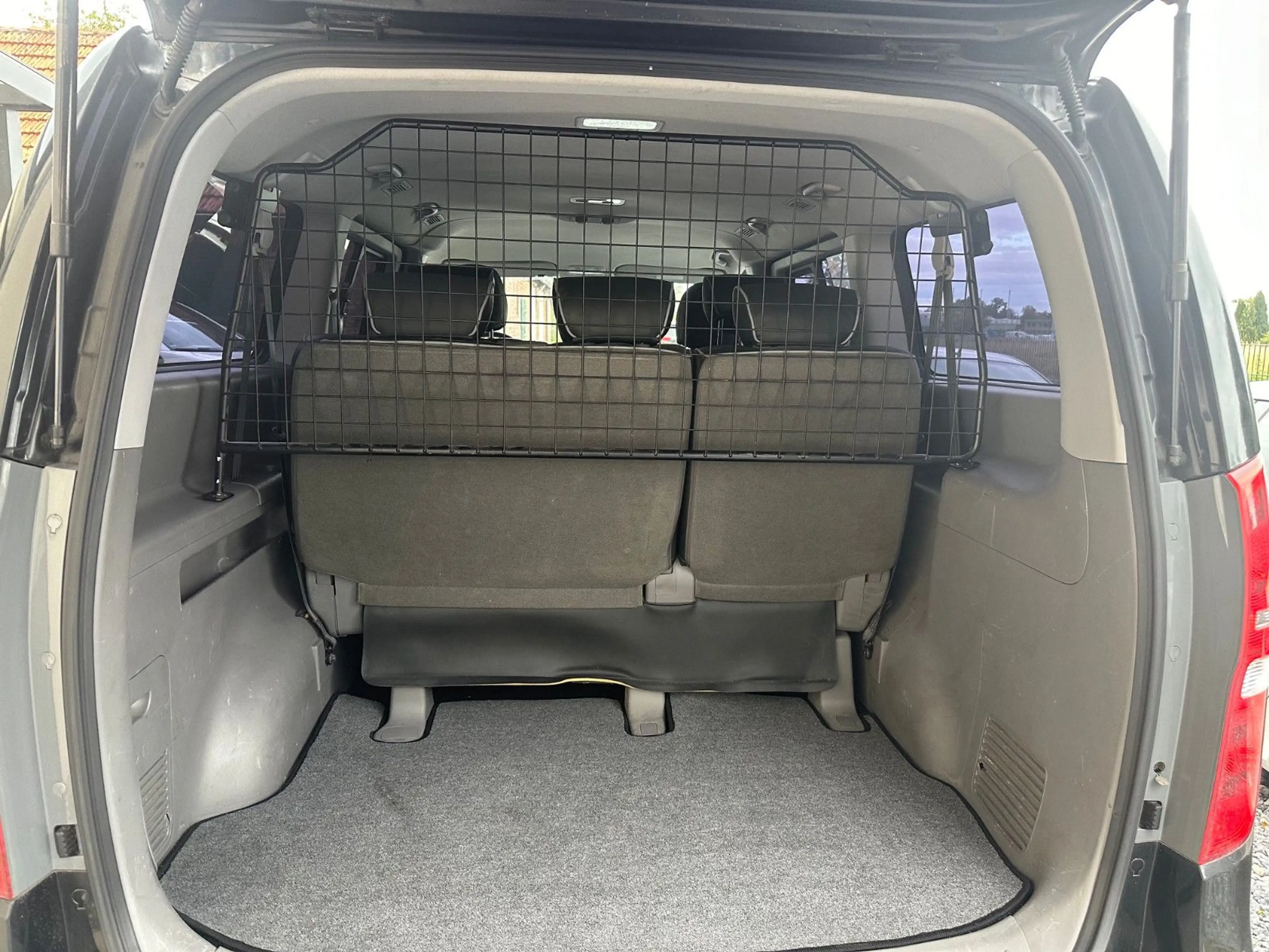 Hyundai H-1 H1 2.5 CRDi Travel Comfort+Leder+8 Sitze+AHK+ — photo 11