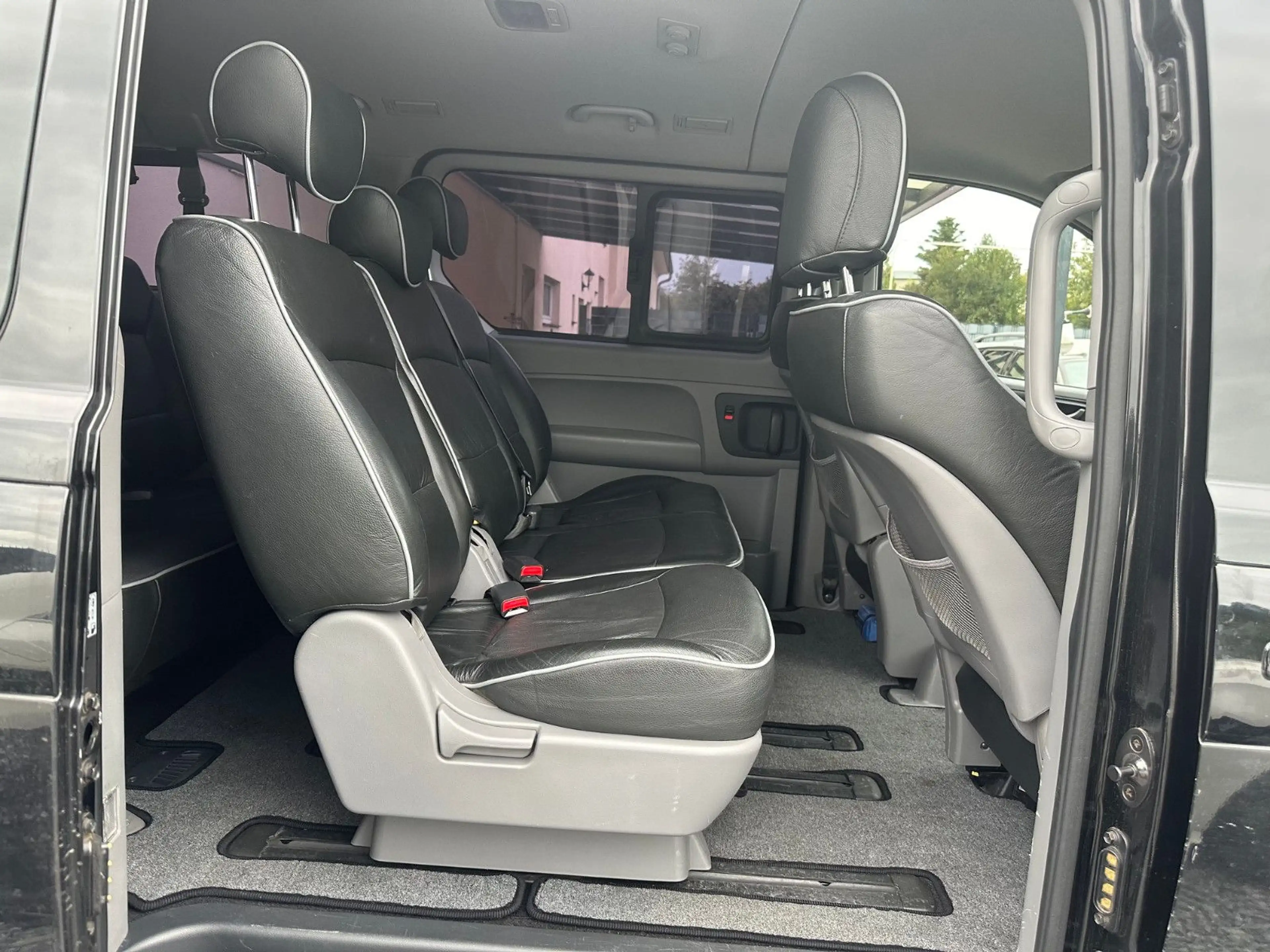 Hyundai H-1 H1 2.5 CRDi Travel Comfort+Leder+8 Sitze+AHK+ — photo 14