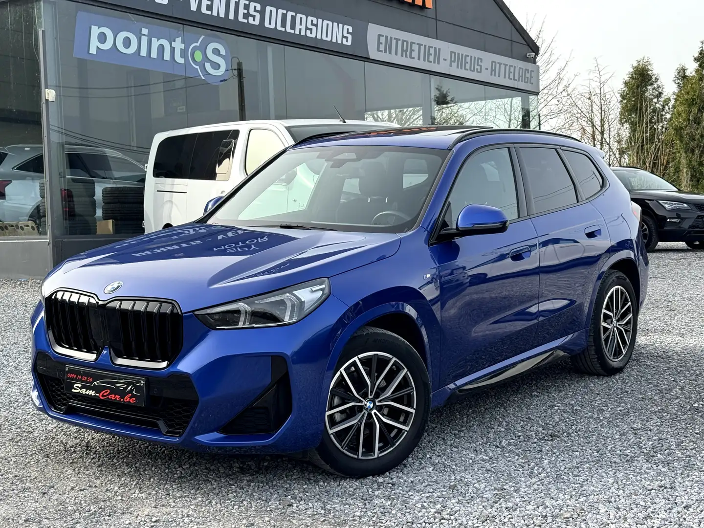 BMW X1 X1 1.5iAS sDrive20 Pack M /PANO/LED Blau - 1
