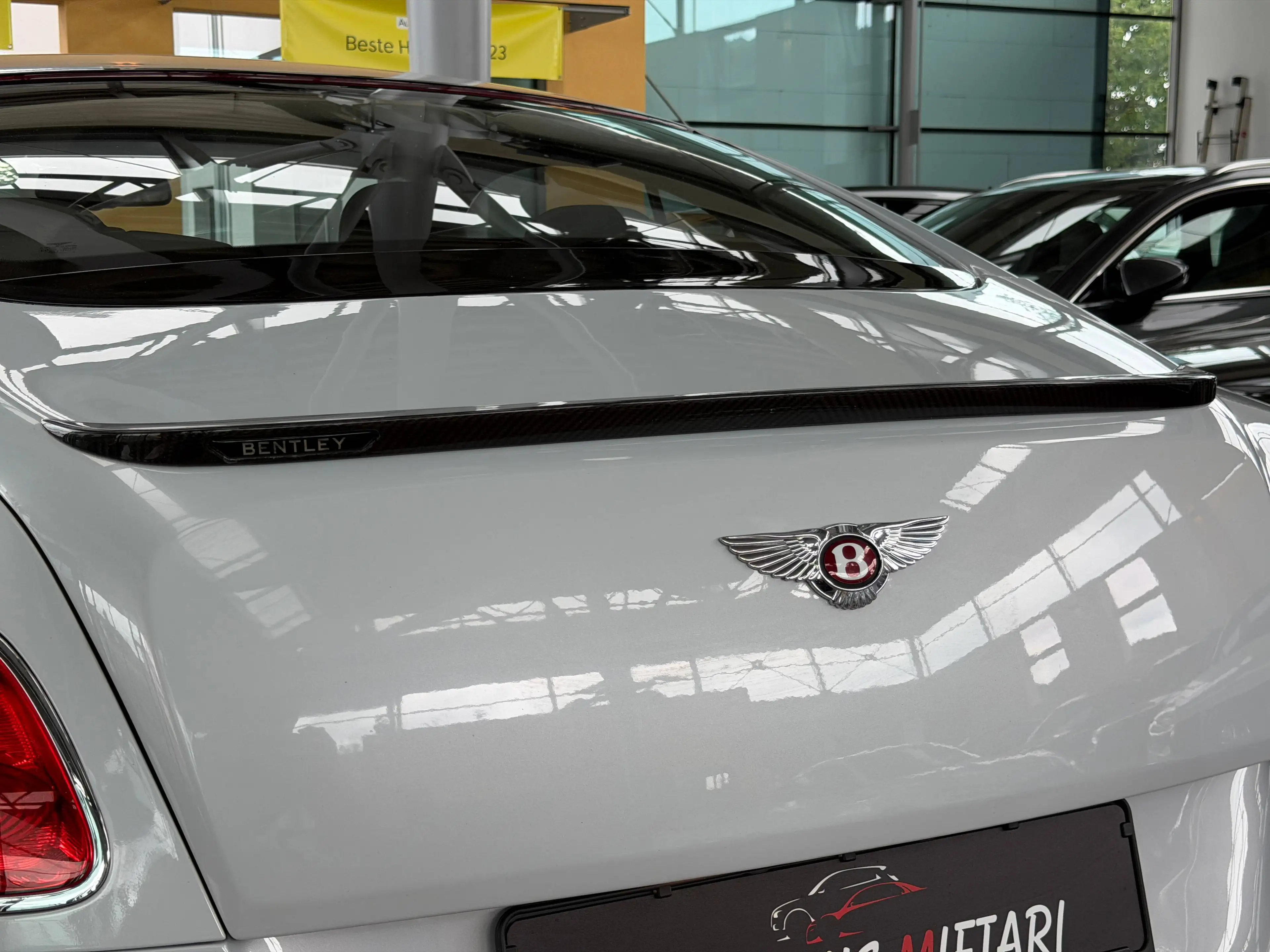 Bentley Continental Continental GT V8 Mulliner Carbon Diamond Kmera — photo 13