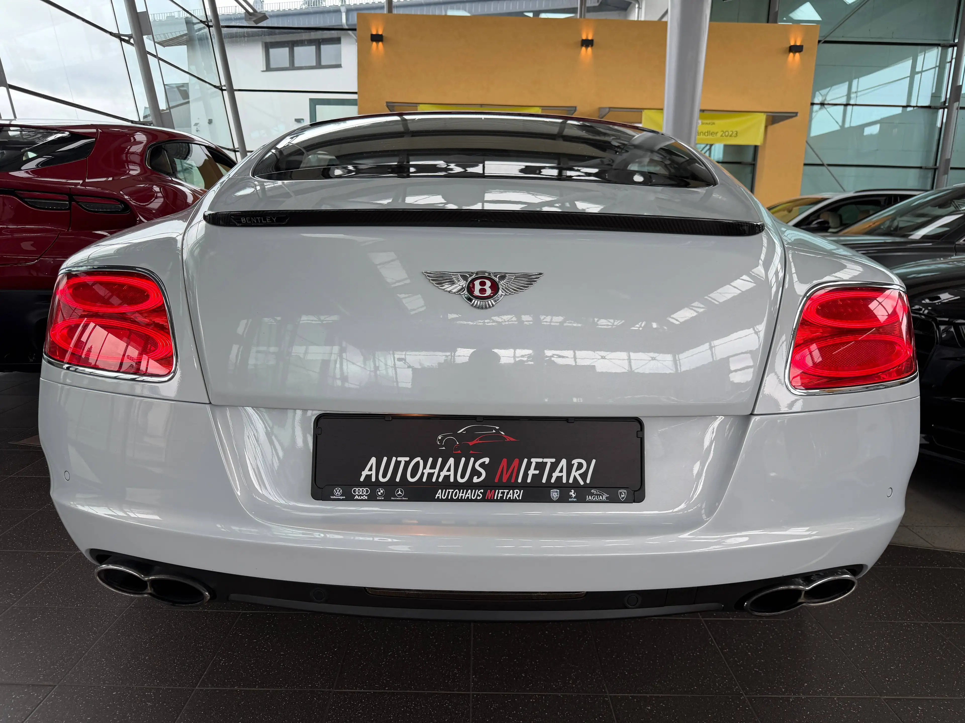 Bentley Continental Continental GT V8 Mulliner Carbon Diamond Kmera — photo 14