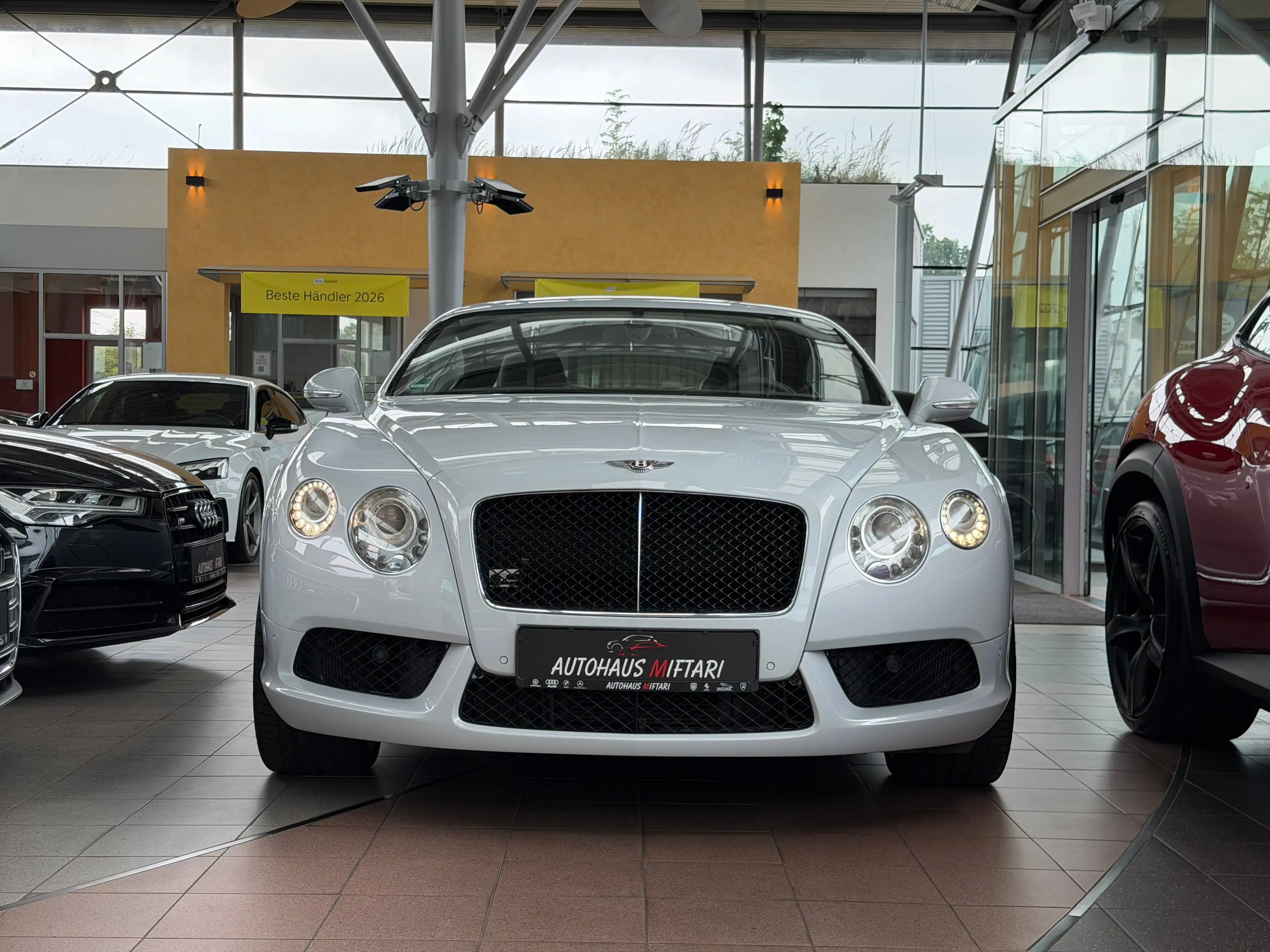 Bentley Continental Continental GT V8 Mulliner Carbon Diamond Kmera — photo 8