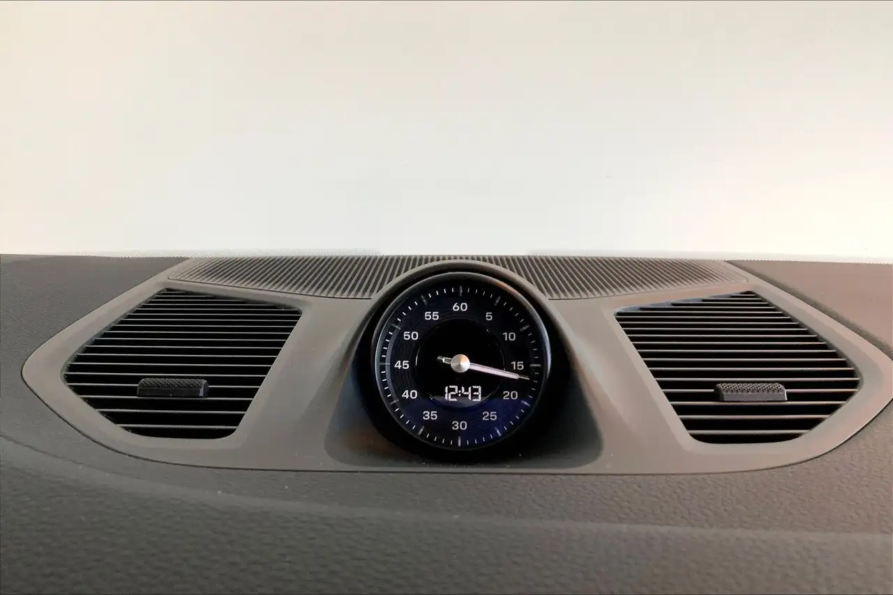 Porsche Cayenne снимка Porsche Cayenne