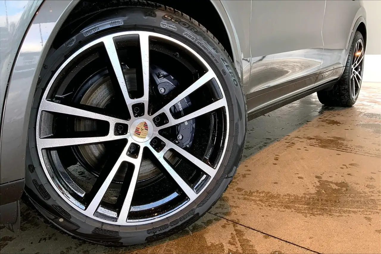 Porsche Cayenne снимка Porsche Cayenne