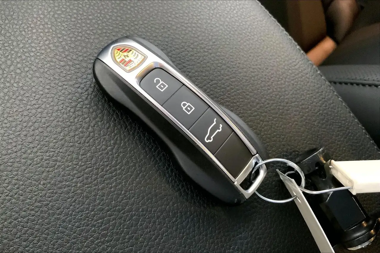 Porsche Cayenne снимка Porsche Cayenne