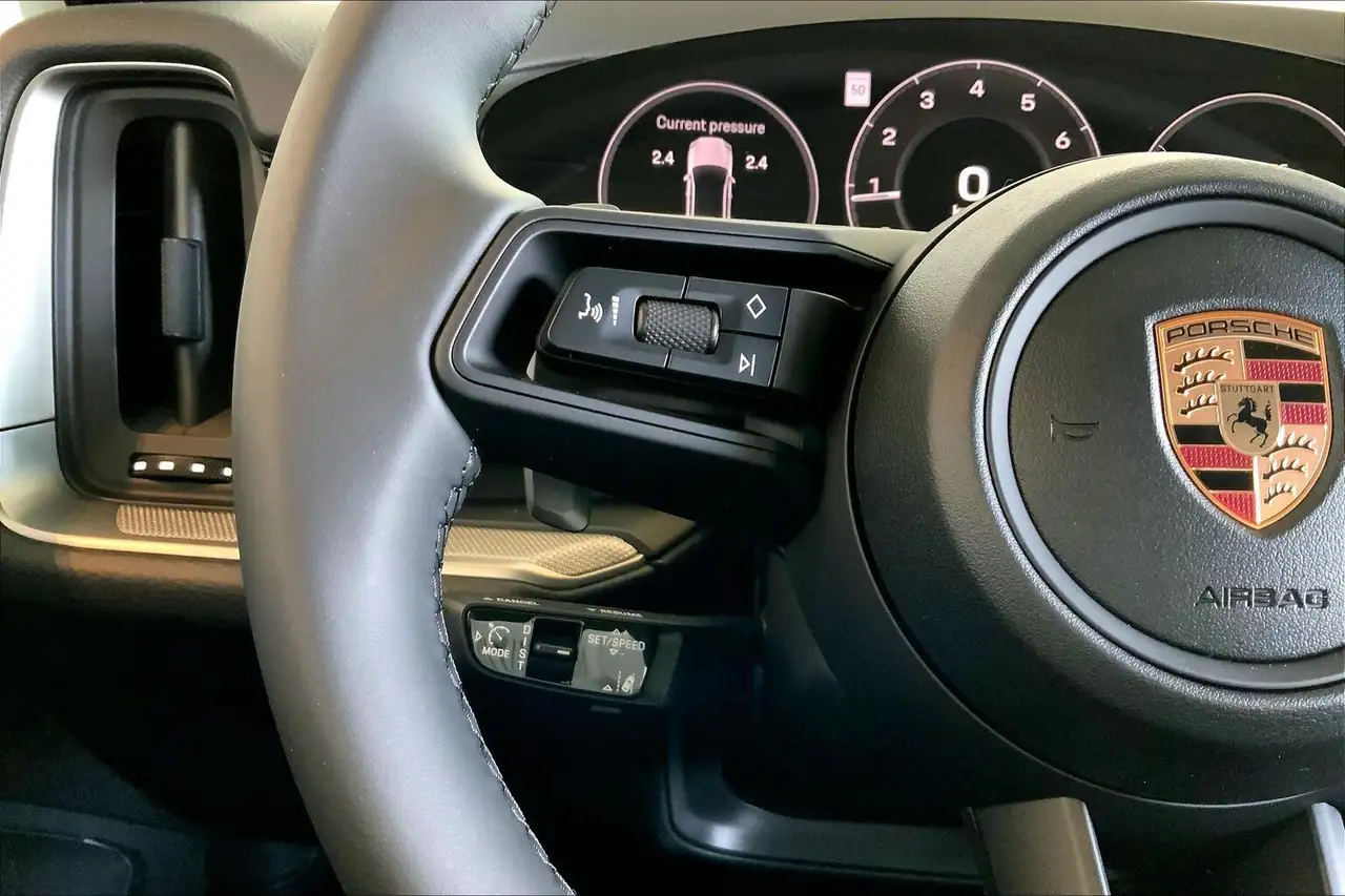 Porsche Cayenne снимка Porsche Cayenne