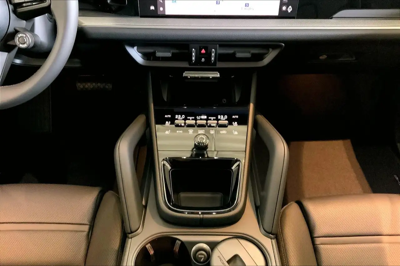 Porsche Cayenne снимка Porsche Cayenne