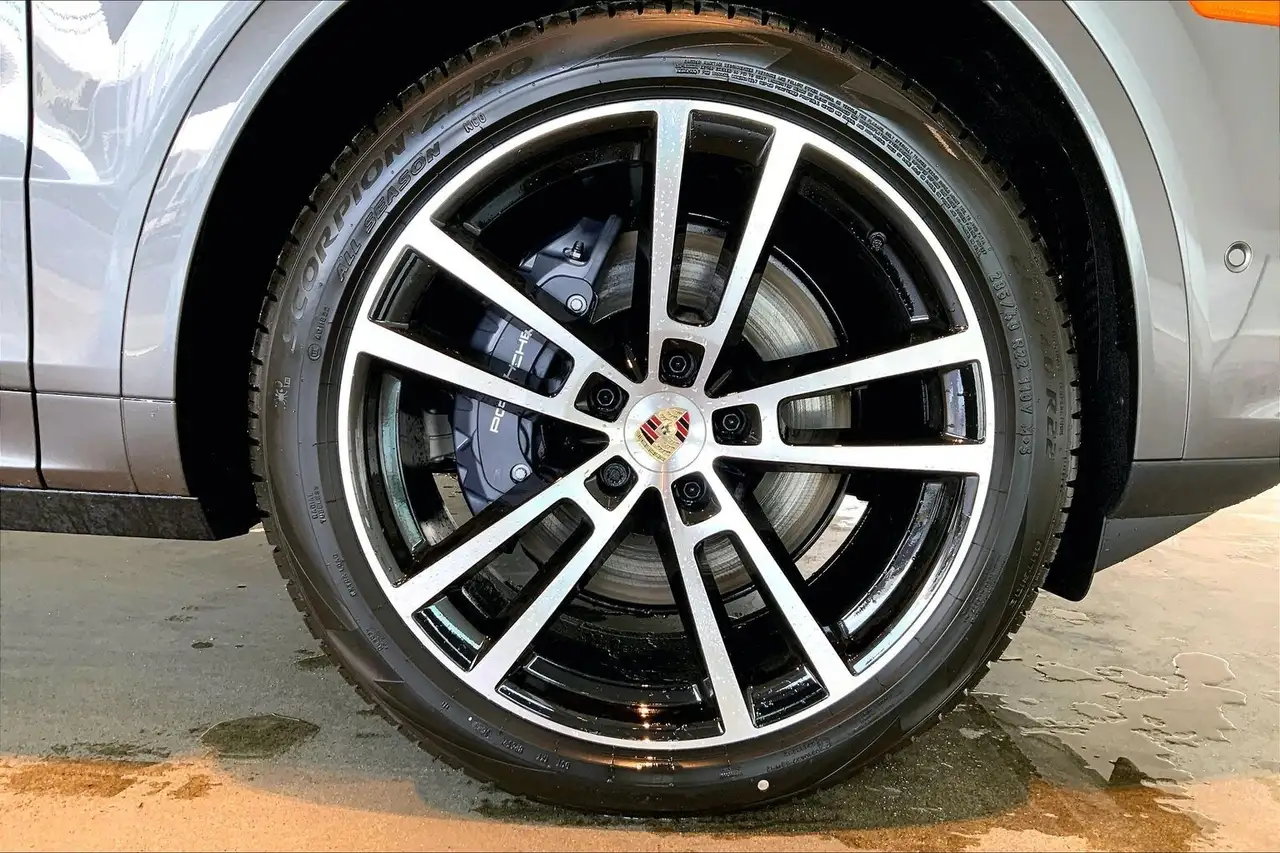Porsche Cayenne снимка Porsche Cayenne