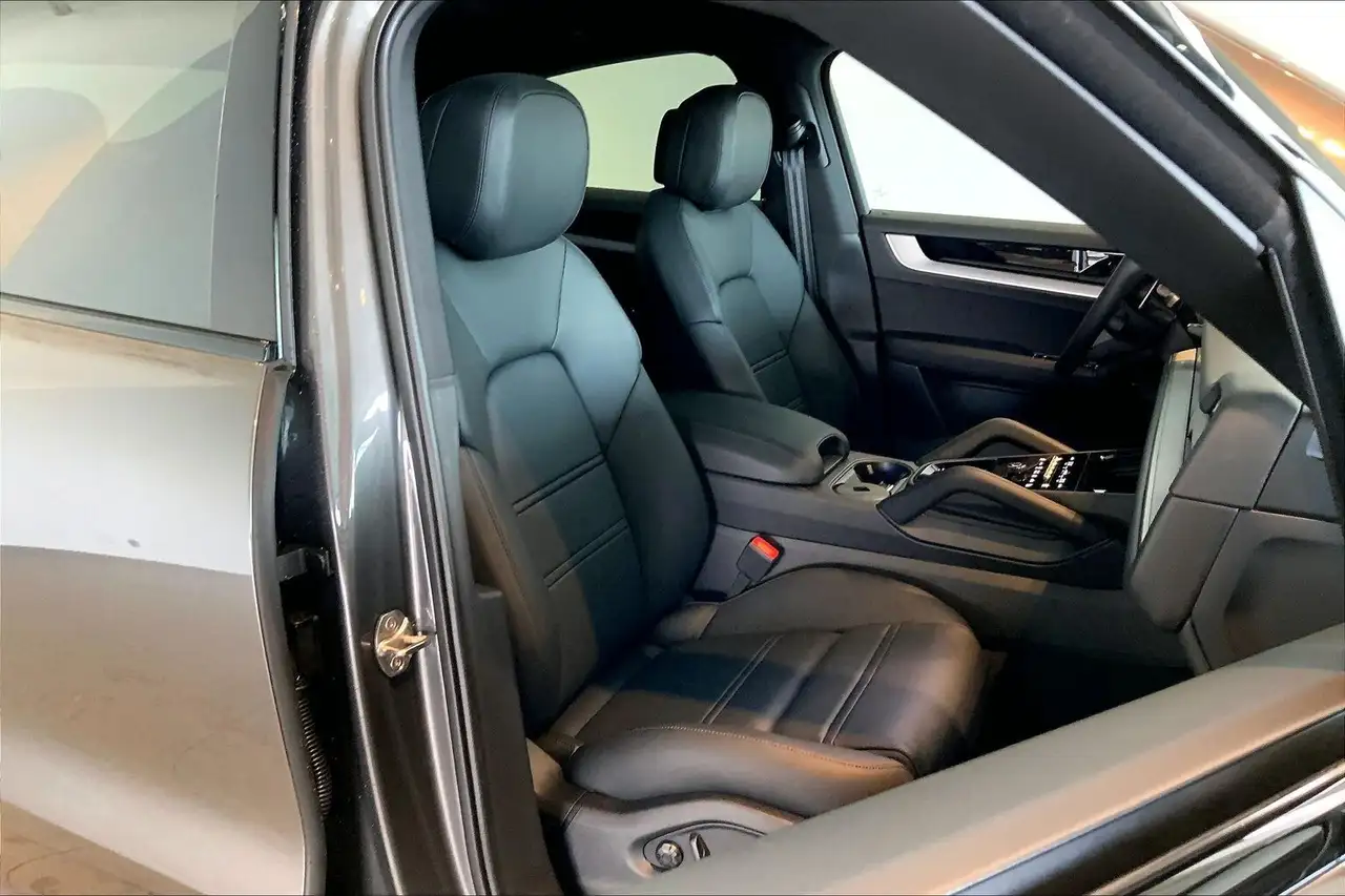 Porsche Cayenne снимка Porsche Cayenne