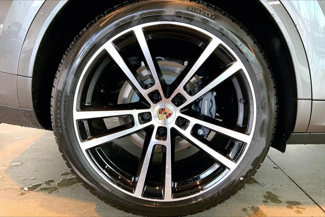 Porsche Cayenne снимка Porsche Cayenne