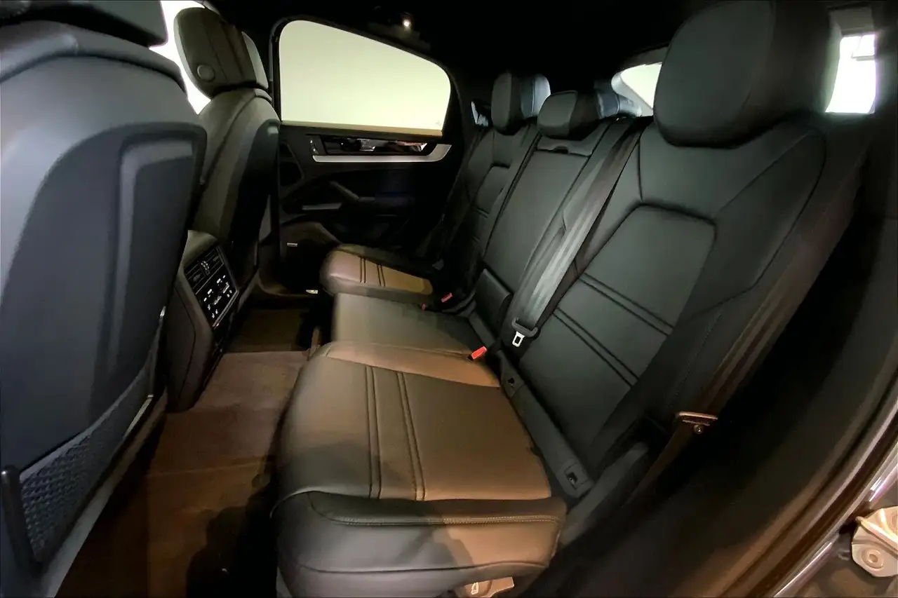Porsche Cayenne снимка Porsche Cayenne