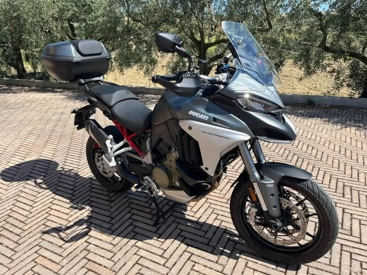 Ducati Multistrada V4 S Grau - 1