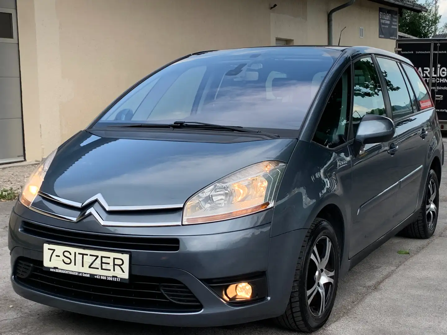 Citroen Grand C4 Picasso 7 Sitzplätze, wenig Km., Pickerl + Kupplung NEU Gris - 2