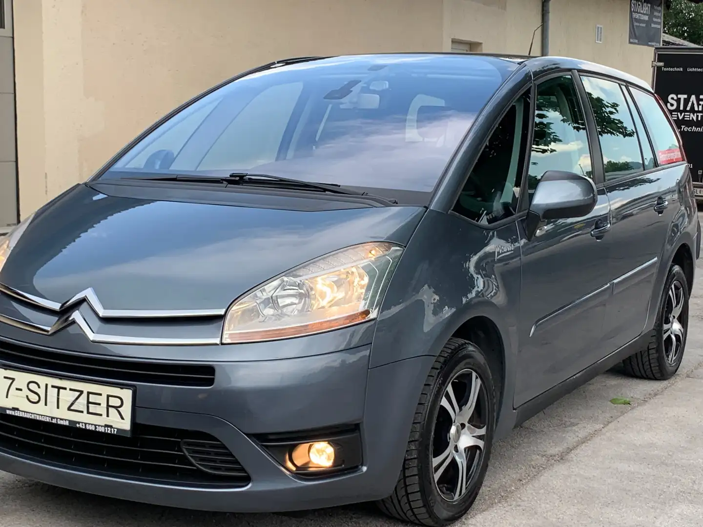 Citroen Grand C4 Picasso 7 Sitzplätze, wenig Km., Pickerl + Kupplung NEU Gris - 1
