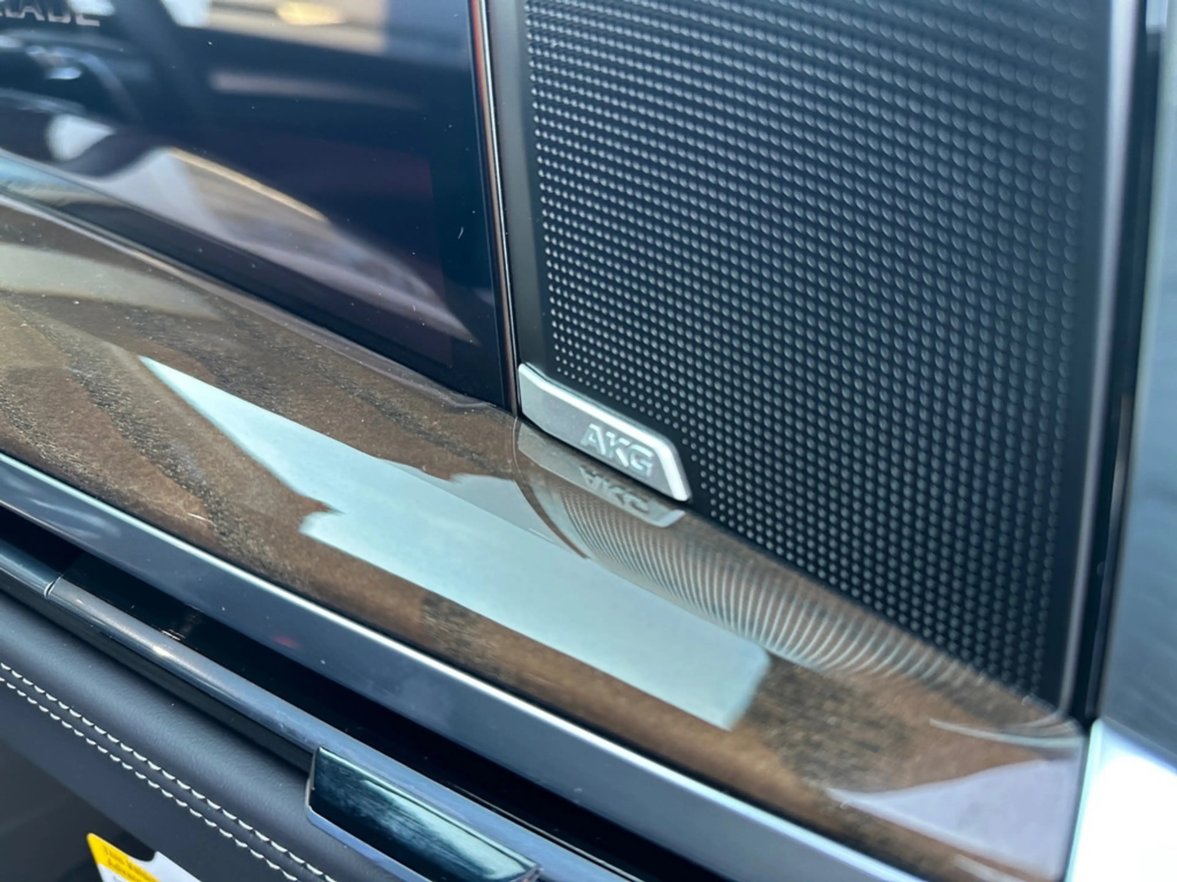 Cadillac Escalade ESV Sport Platinum 2026 — photo 13