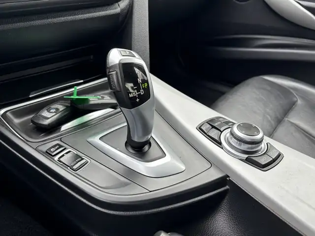 BMW 3 Series view 13
