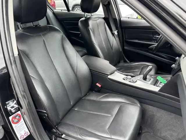 BMW 3 Series view 15