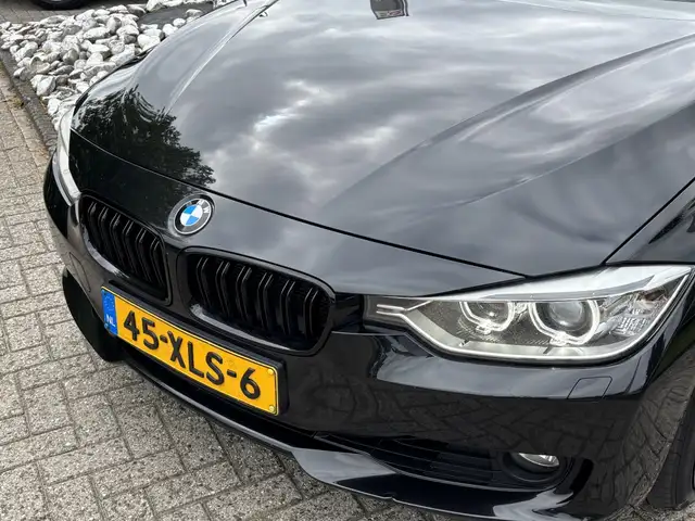 BMW 3 Series view 7