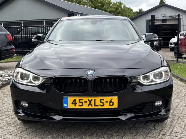 BMW 3 Series view 2