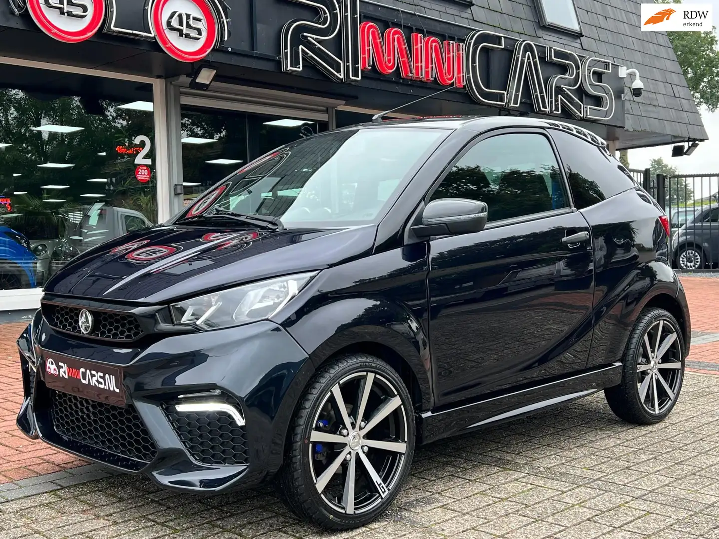 Aixam GTI Coupé Abs brommobiel | 2023 19dkm | Garantie 45km Black - 1
