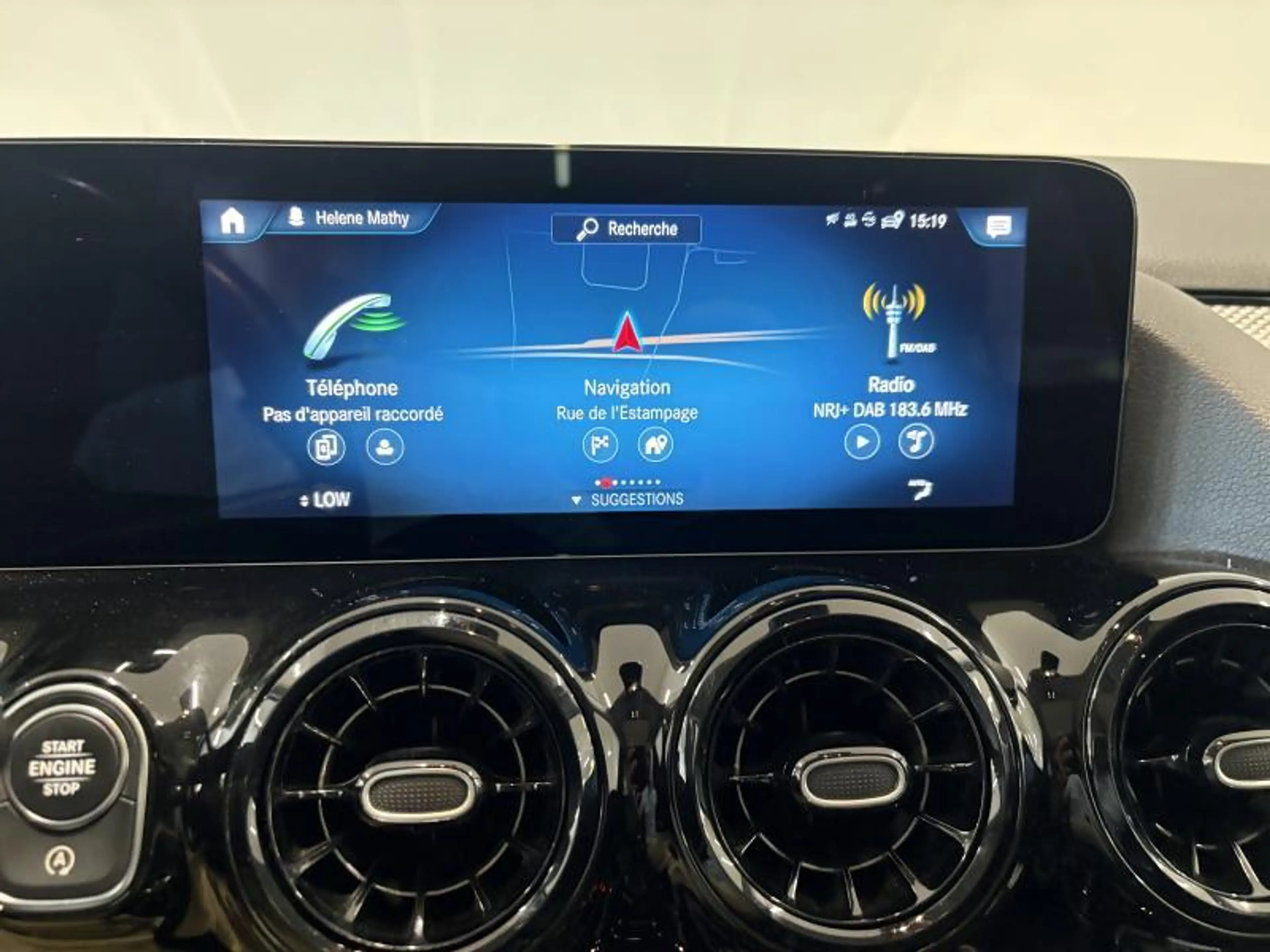 Mercedes-Benz GLA 180 TOIT OUVRANT - CAMERA — photo 13