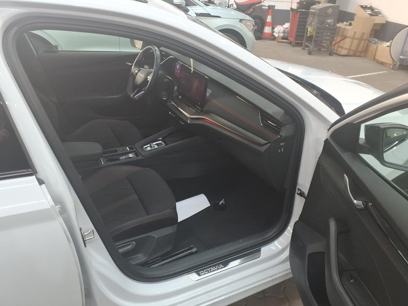 Skoda Octavia Combi 2.0 TSI DSG RS*PANO*HUD*CANTON*AHK — photo 4