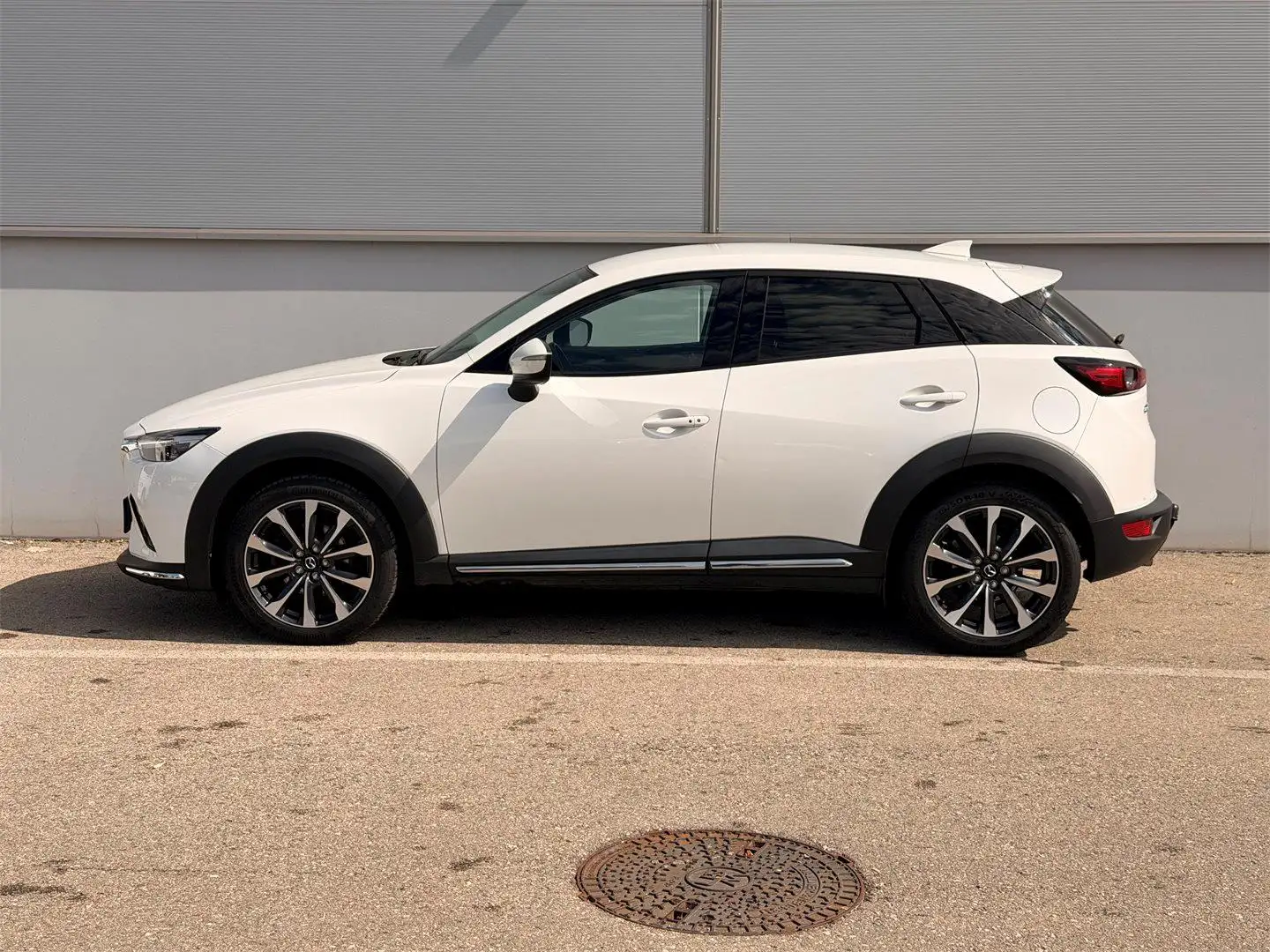 Mazda CX-3 G121 Revolution mit AHK Weiß - 2