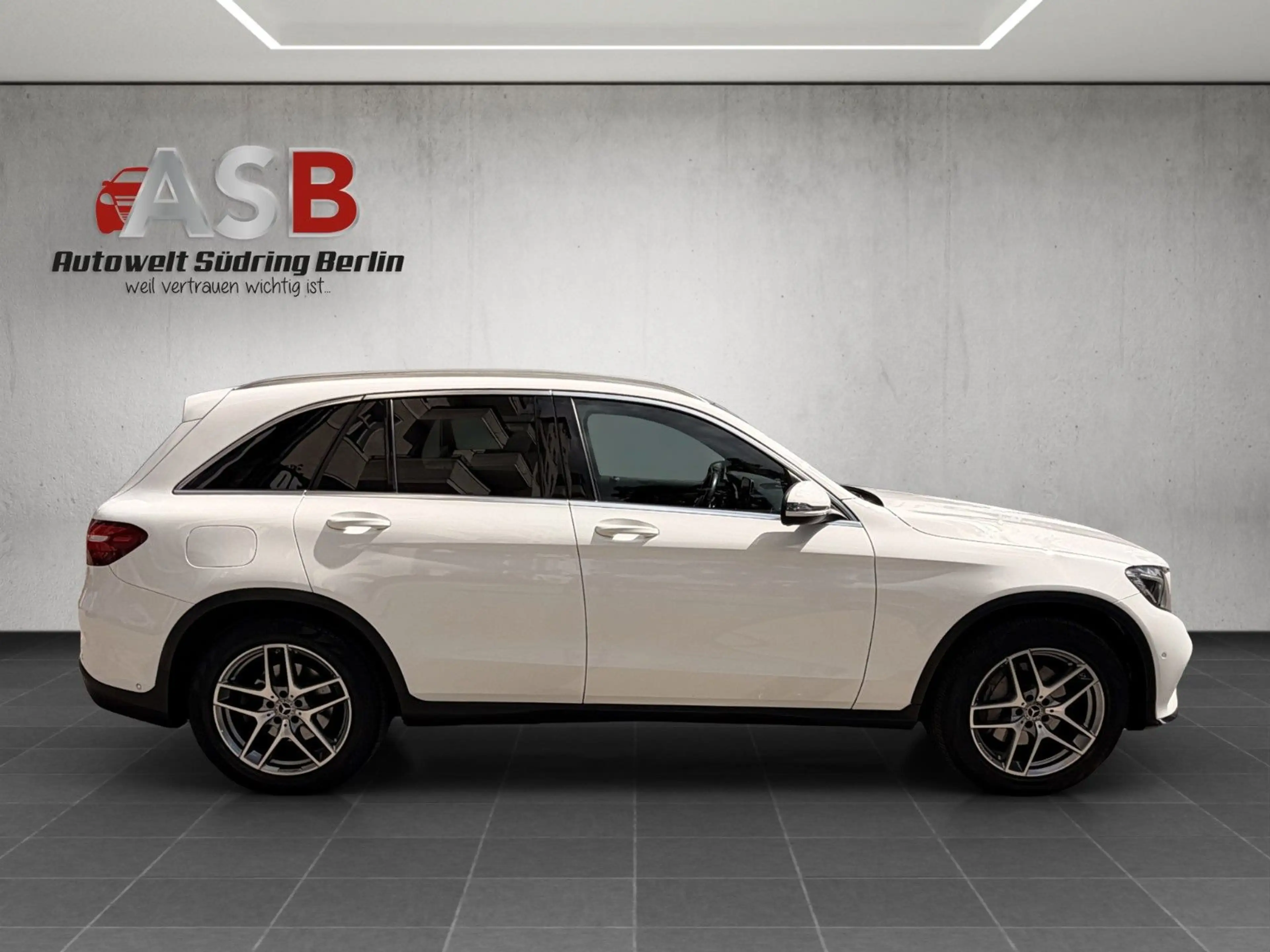 Mercedes-Benz GLC 250 d 4Matic* AMG Line*Pano*Distronic *19"LED — photo 4