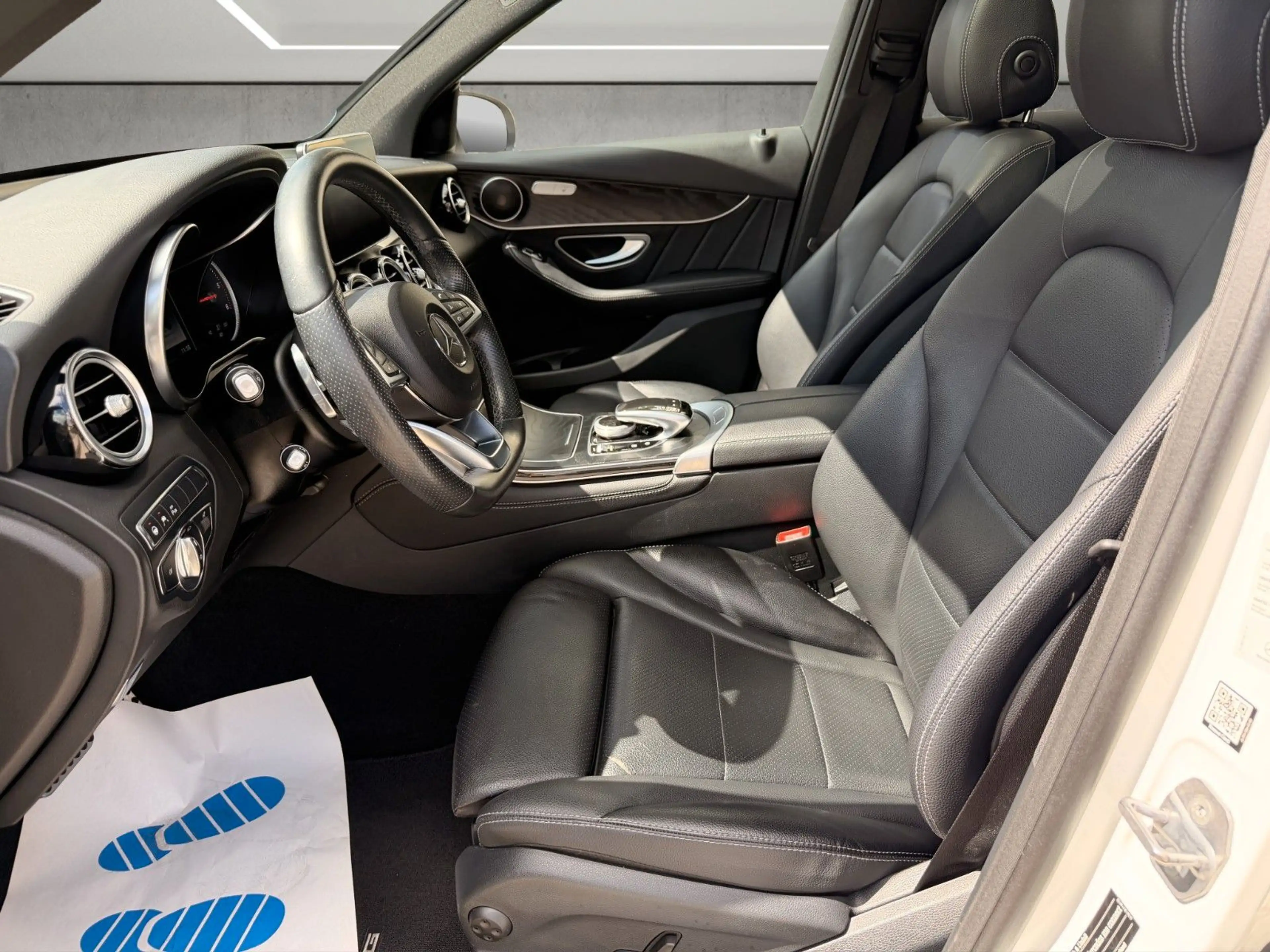 Mercedes-Benz GLC 250 d 4Matic* AMG Line*Pano*Distronic *19"LED — photo 6