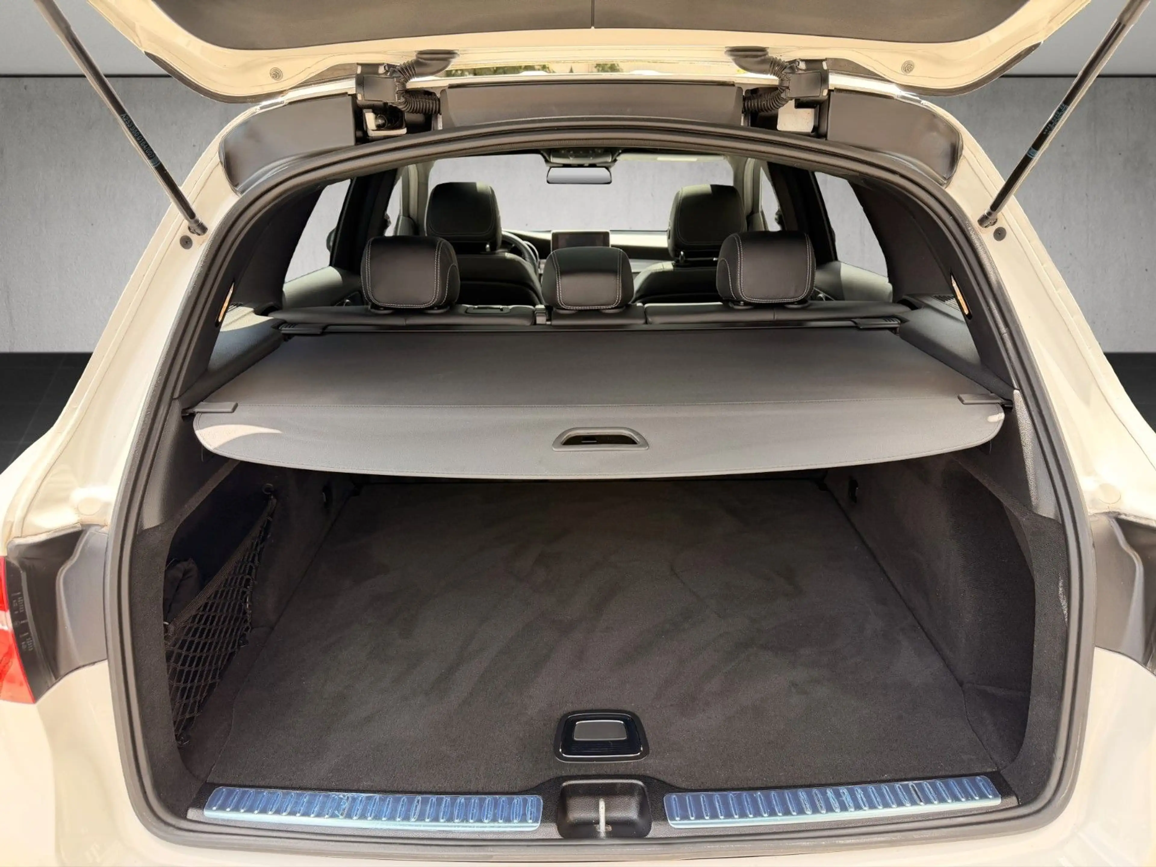 Mercedes-Benz GLC 250 d 4Matic* AMG Line*Pano*Distronic *19"LED — photo 9