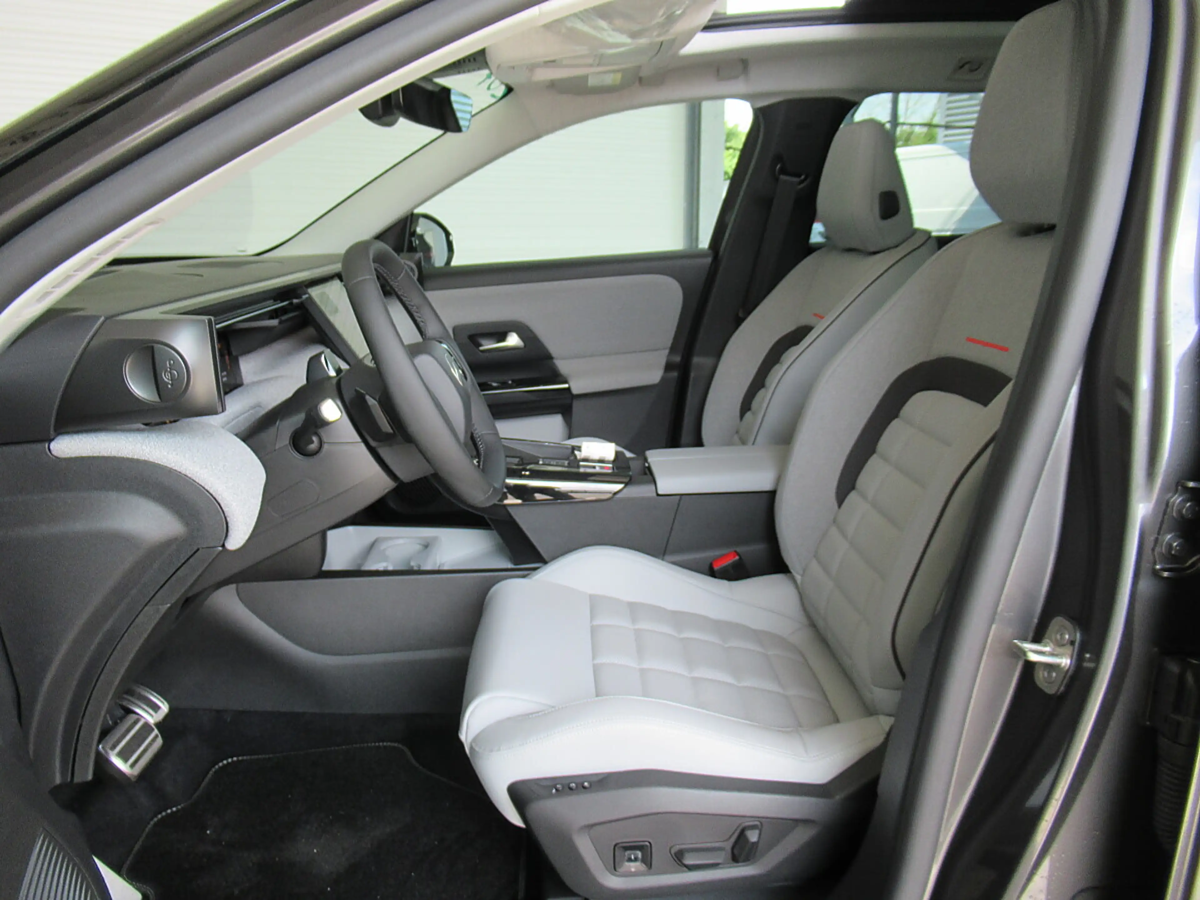 Citroen C5 Aircross Elektro 210 Standard Range 73,7kWh Max *Matrix-... — photo 8