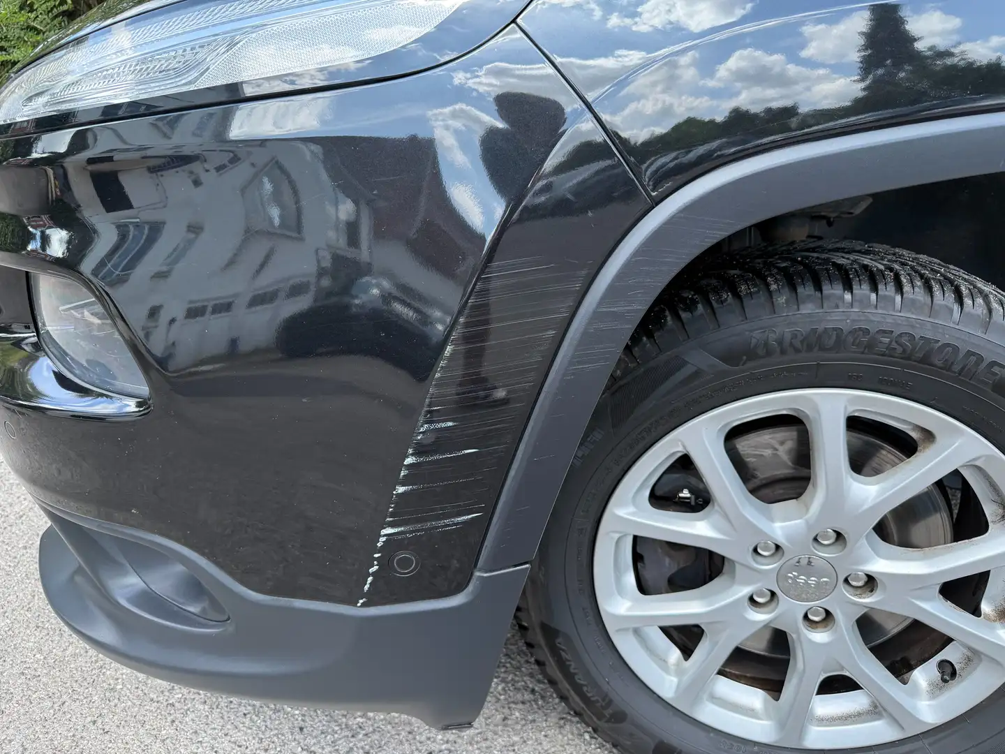 Jeep Cherokee Cherokee 2.0 MJD 4WD+BOITE AUTO+NAVI+AIRCO+JANTES Zwart - 2