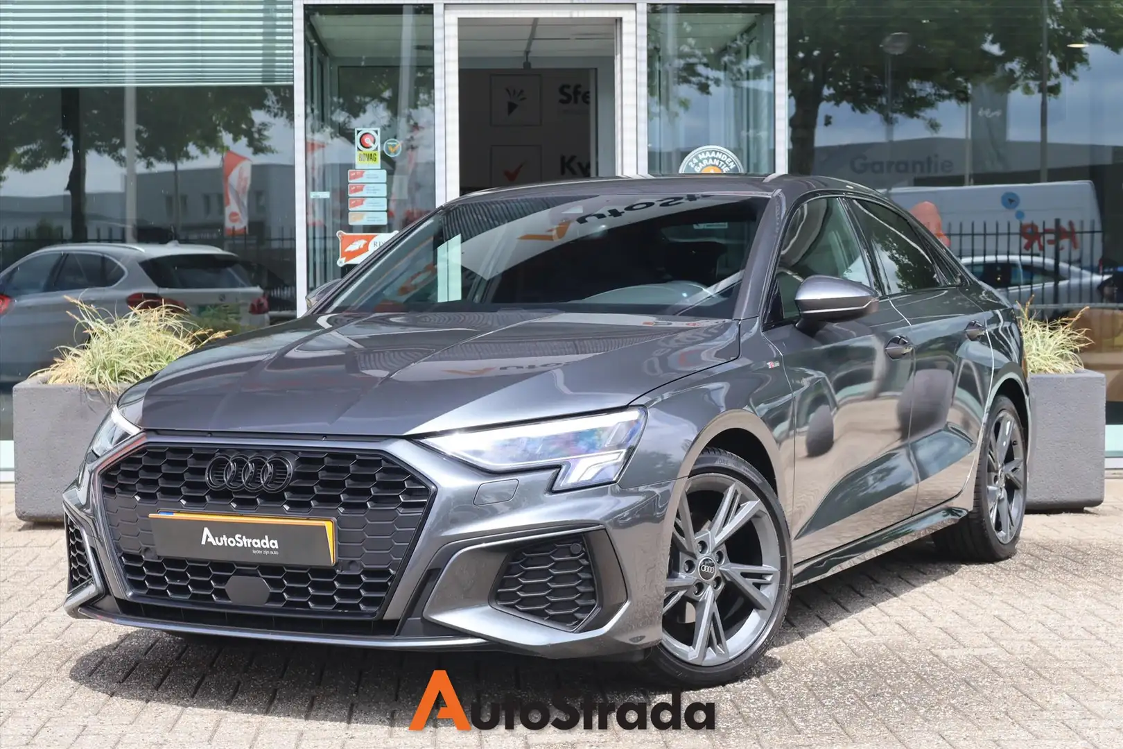 Audi A3 Limousine 35 TFSI S-Line 150pk S-tronic | LED | Sf Gris - 1