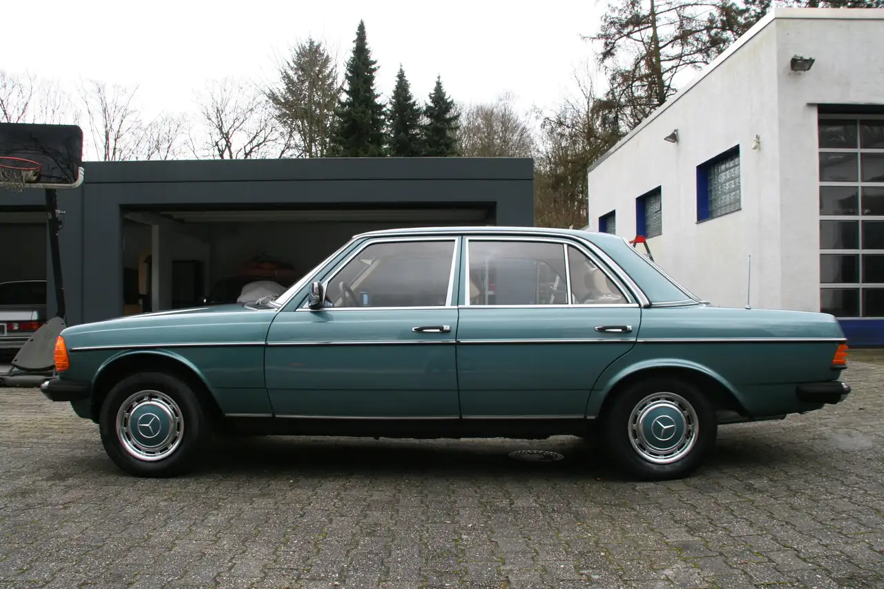 Mercedes-Benz 230 E, foto 6
