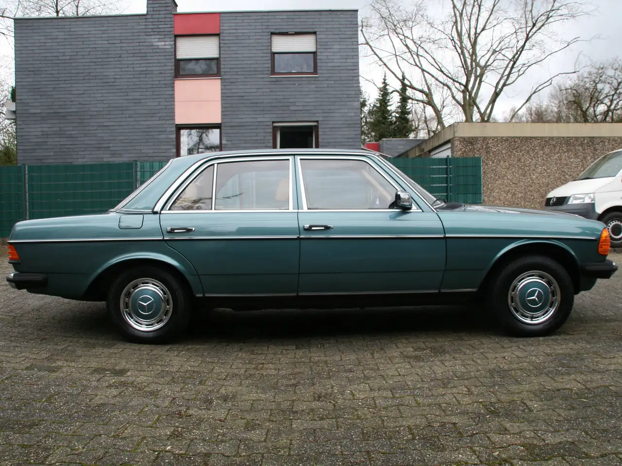 Mercedes-Benz 230 E, foto 7