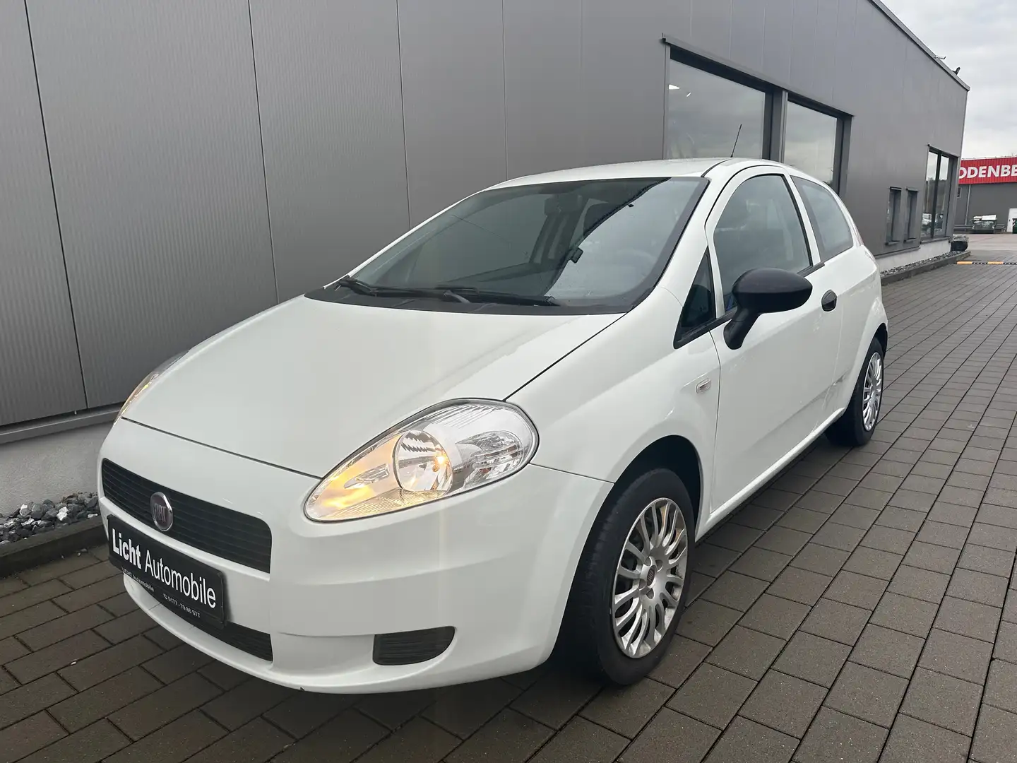 Fiat Grande Punto 1.2 8V /Scheckheftgepflegt/klima/Alufelgen/CD/USB/ Weiß - 1