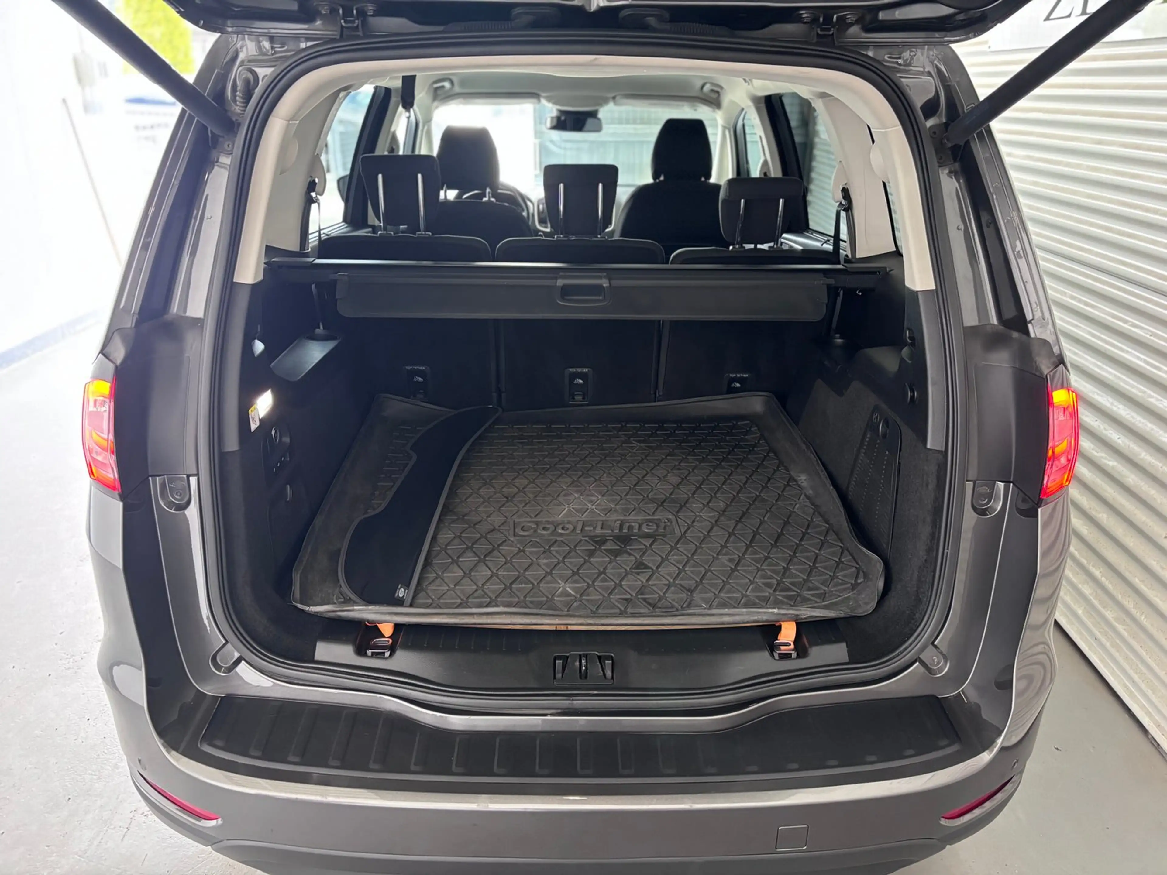 Ford Galaxy 2,0 EcoBlue SCR AWD Titanium Aut. — photo 7